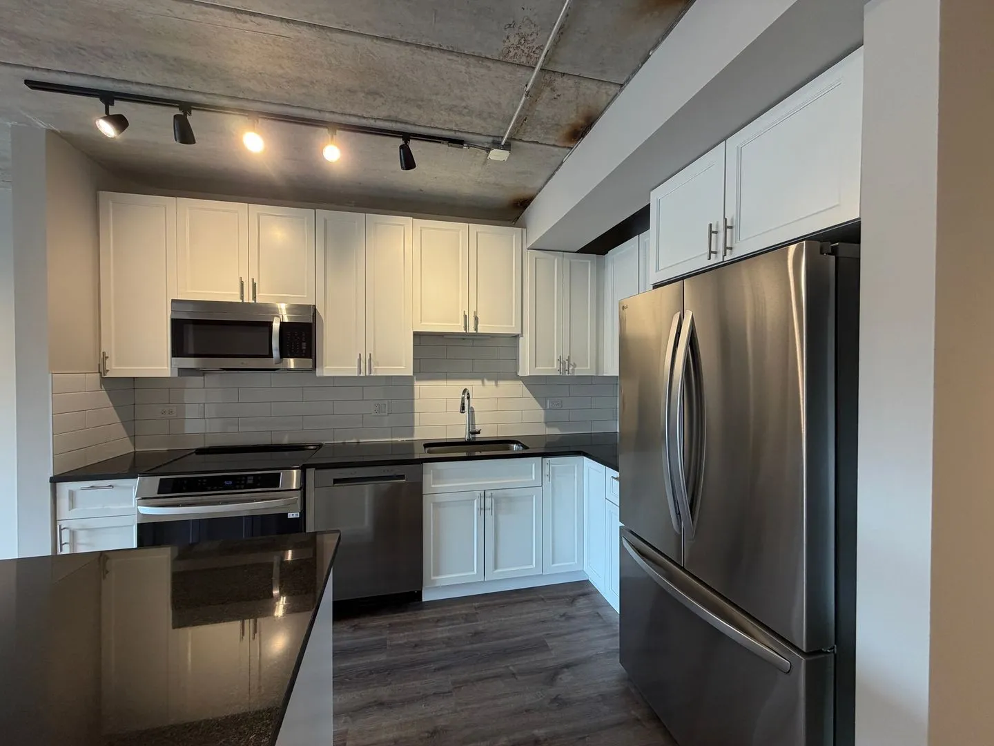 952 W Carmen Ave, ,  60640, USA 60640-unit#408-Chicago-IL