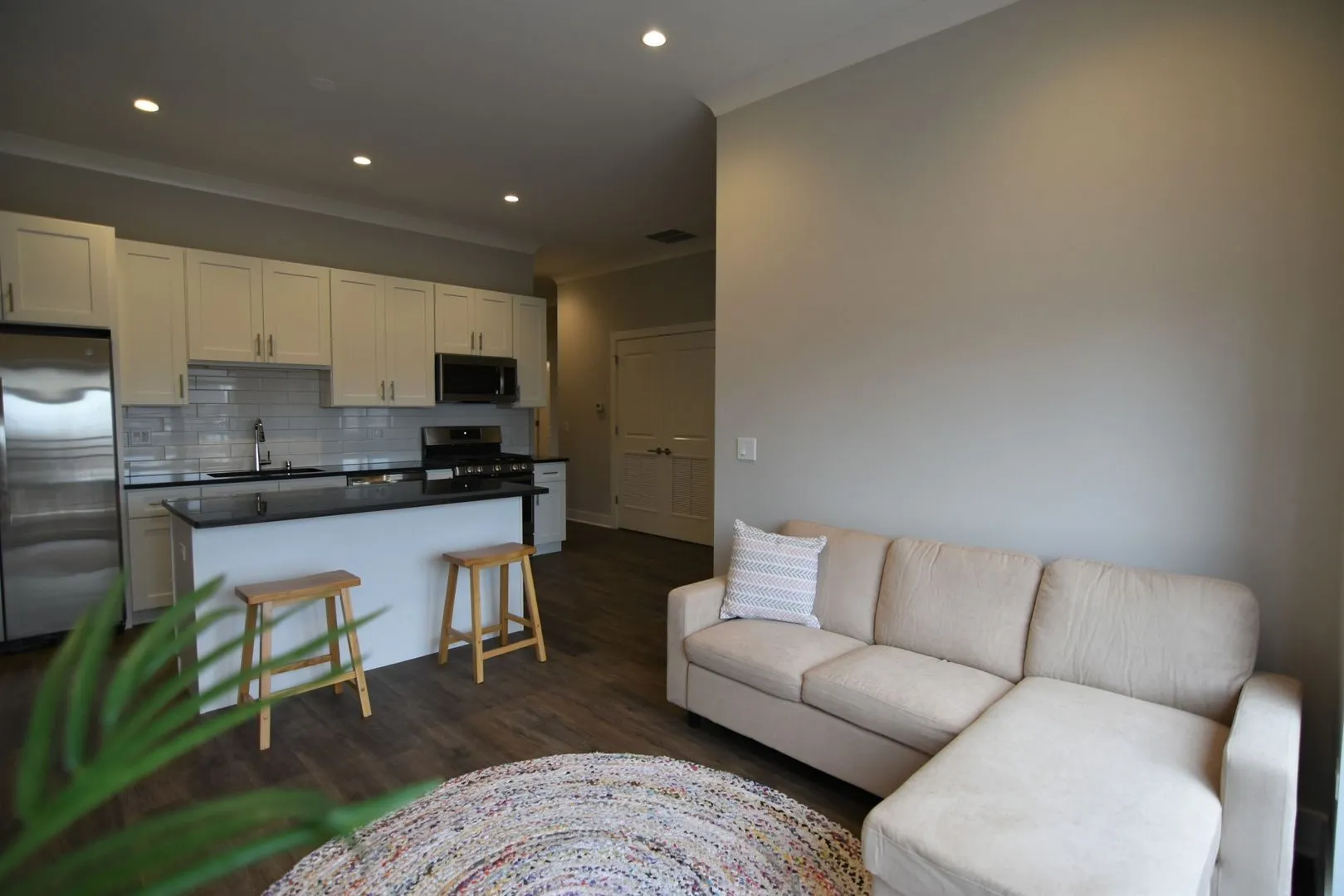 927 W Irving Park Rd, ,  60613, USA 60613-unit#927-201-Chicago-IL