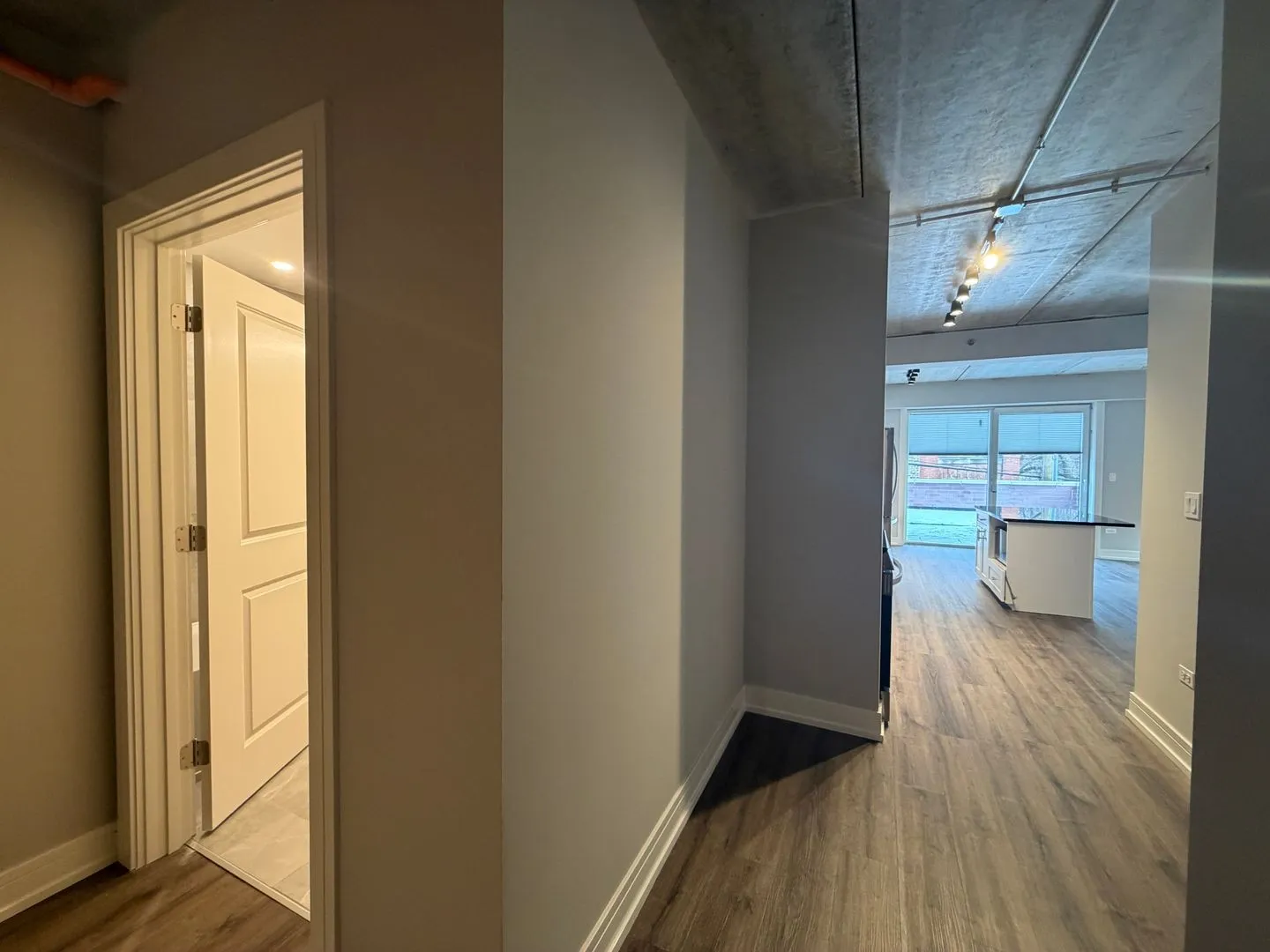 952 W Carmen Ave, ,  60640, USA 60640-unit#952-210-Chicago-IL