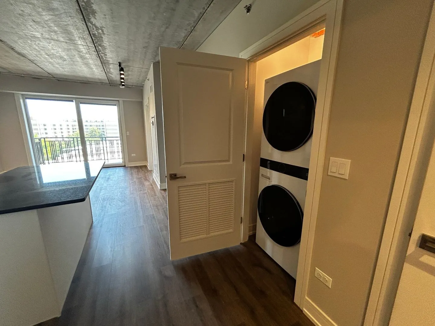952 W Carmen Ave, ,  60640, USA 60640-unit#709-Chicago-IL