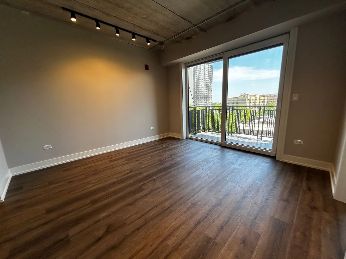 952 W Carmen Ave, ,  60640, USA 60640-unit#709-Chicago-IL