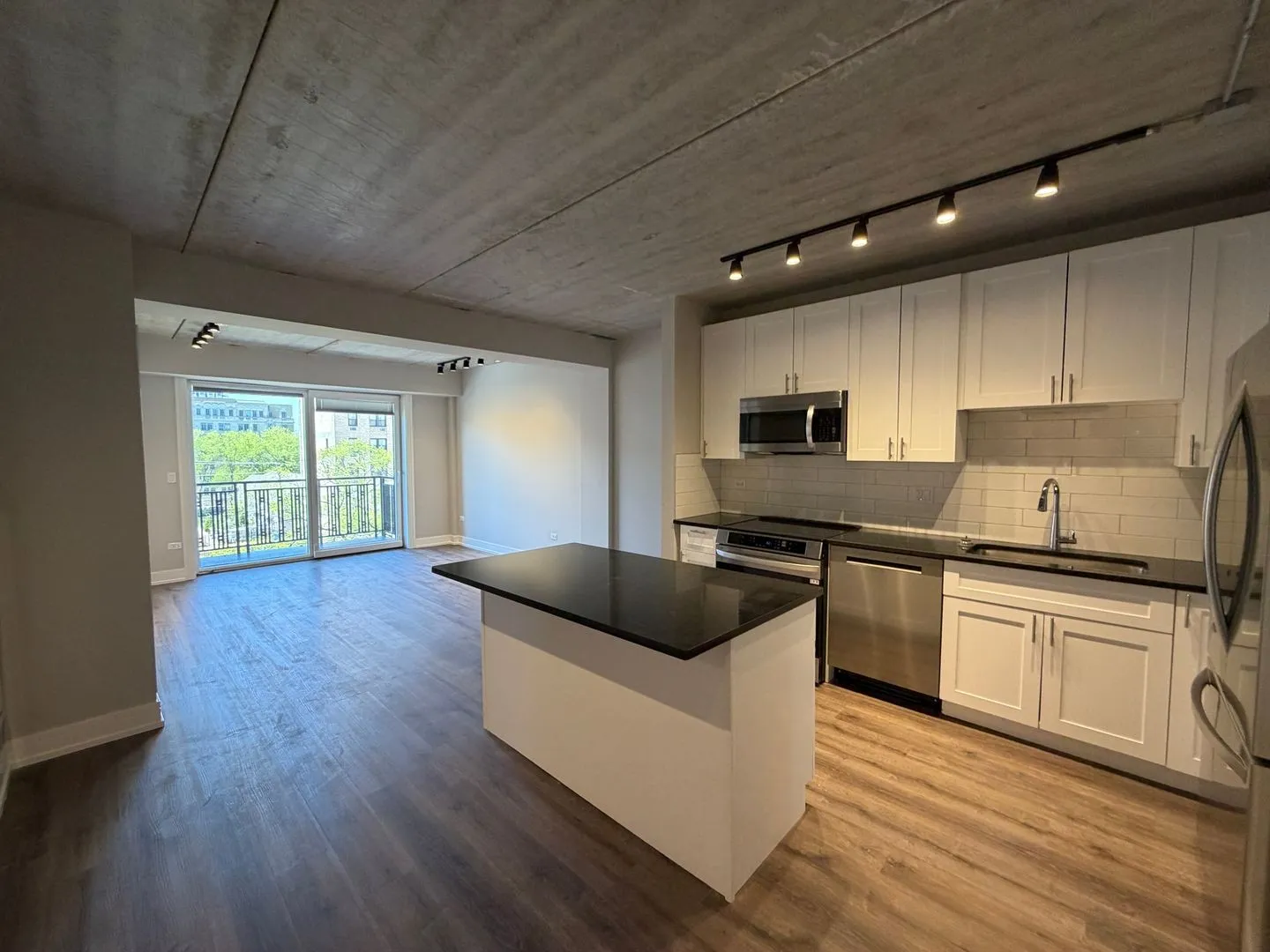 952 W Carmen Ave, ,  60640, USA 60640-unit#952-504-Chicago-IL
