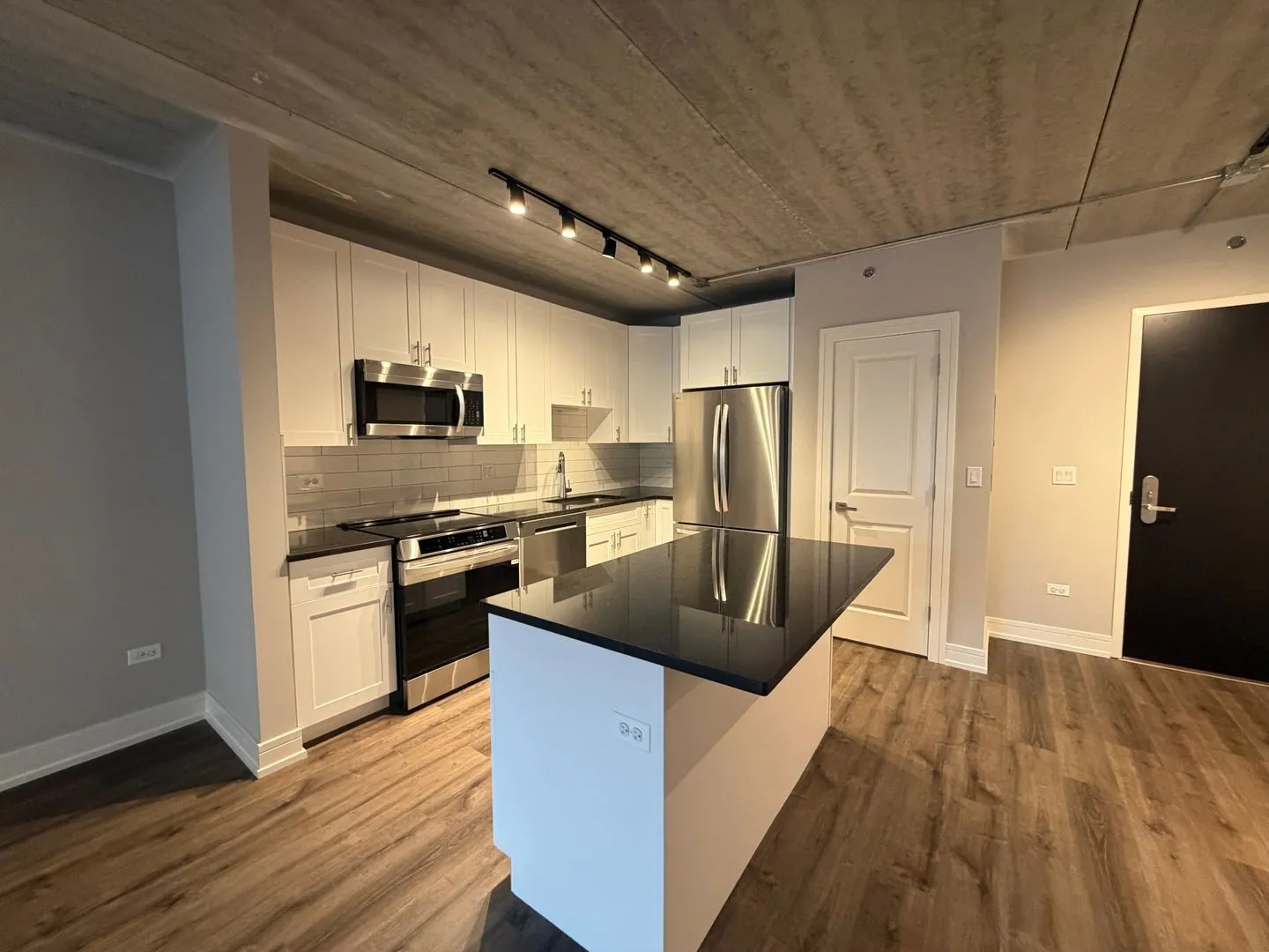 952 W Carmen Ave, , 60640, USA 60640-unit#952-304-Chicago-IL