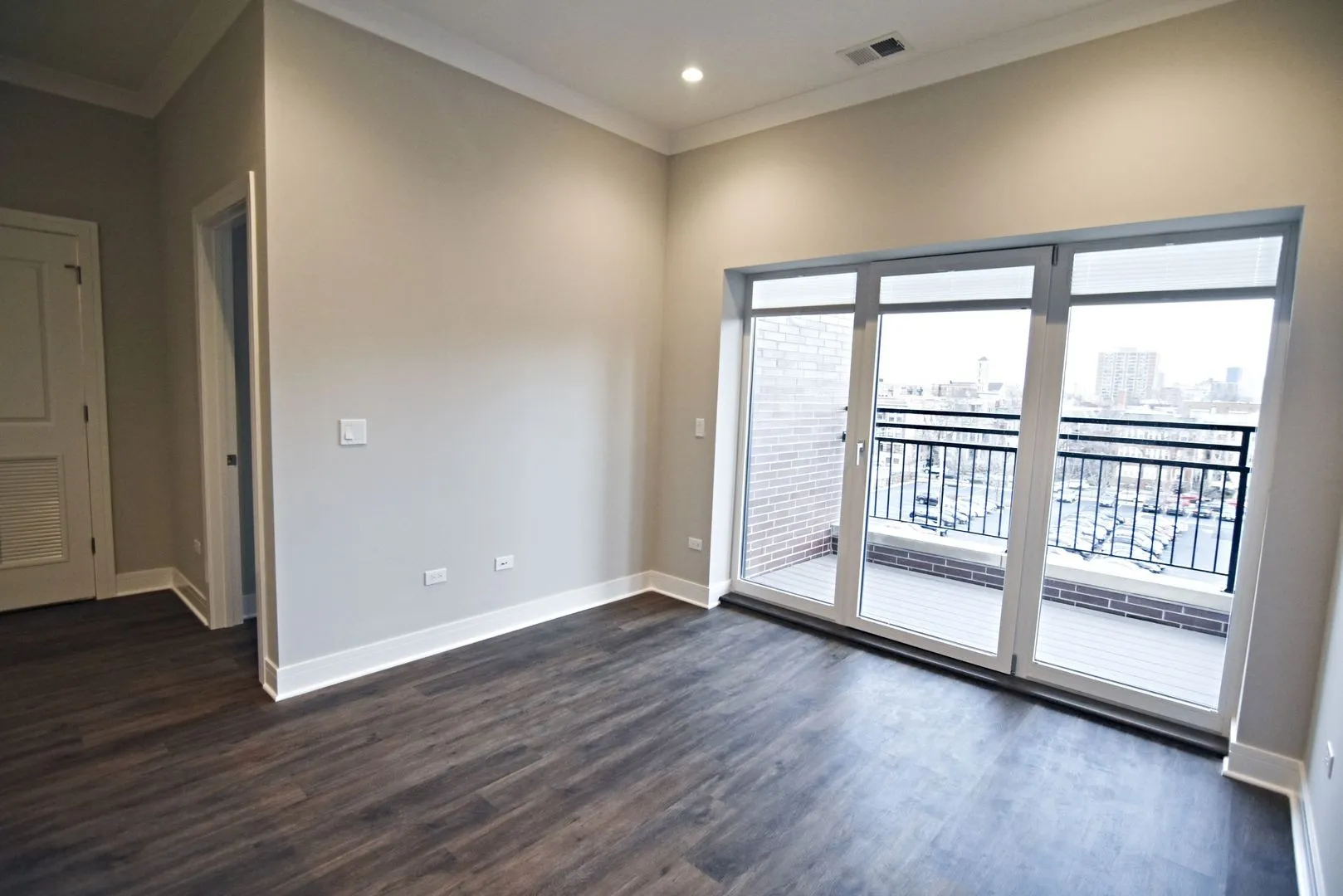 927 W Irving Park Rd, ,  60613, USA 60613-unit#927-301-Chicago-IL