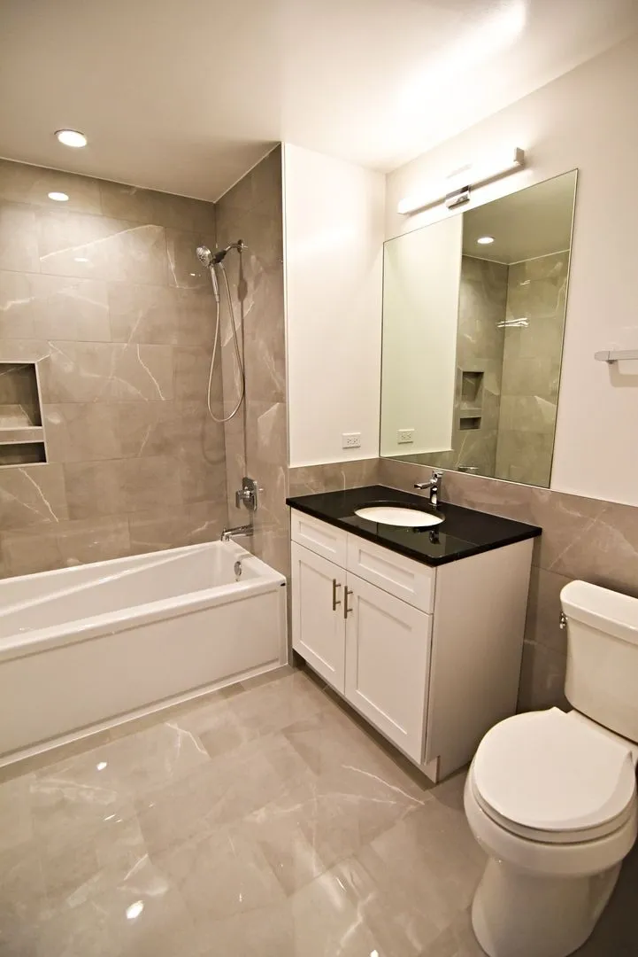 N Broadway, , , USA IL-unit#3833-610-Chicago-IL