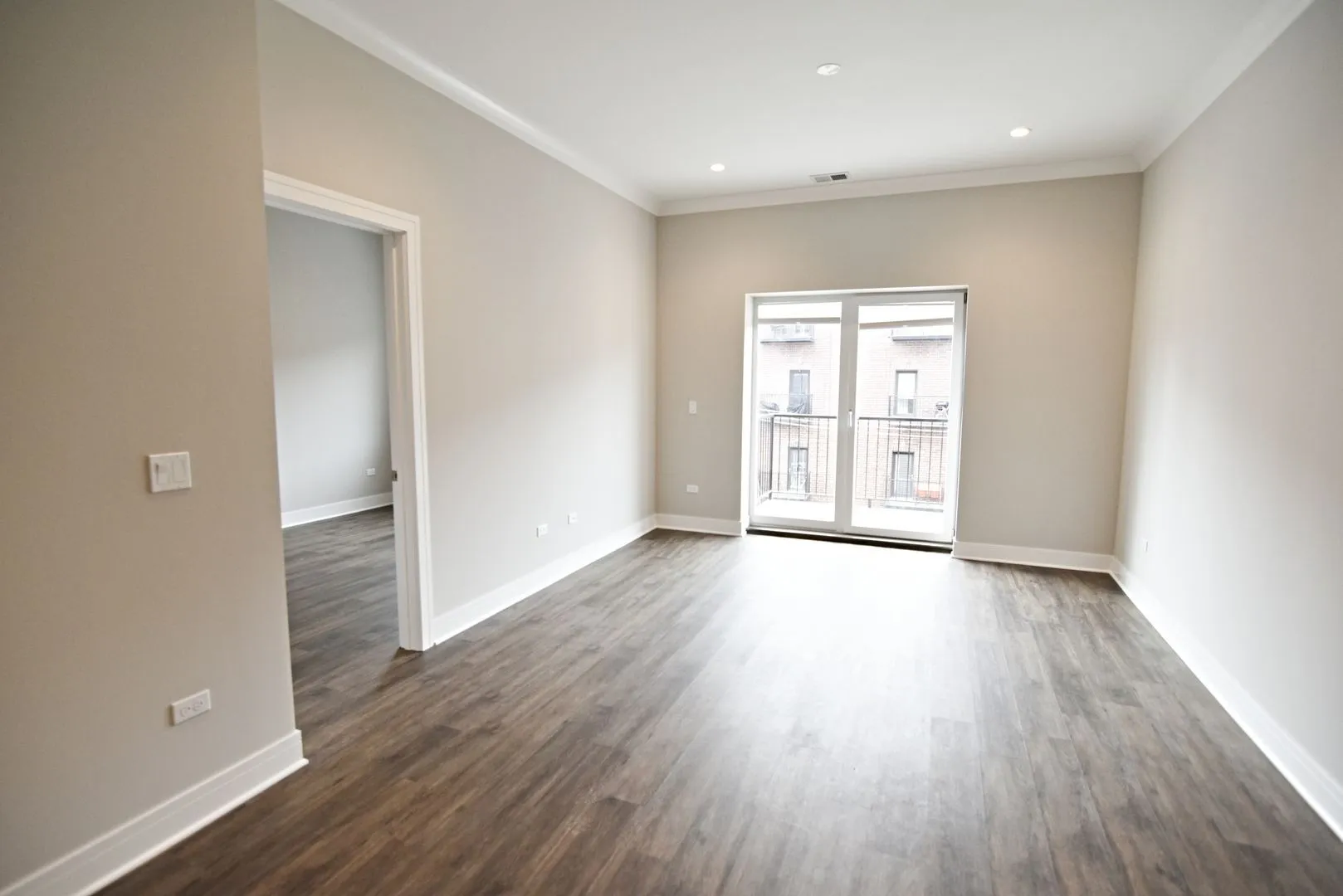 927 W Irving Park Rd, , 60613, USA 60613-unit#927-303-Chicago-IL