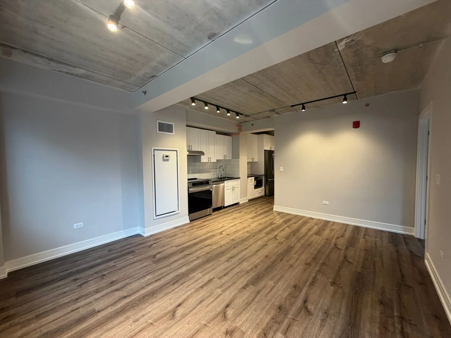 952 W Carmen Ave, ,  60640, USA 60640-unit#952-205-Chicago-IL