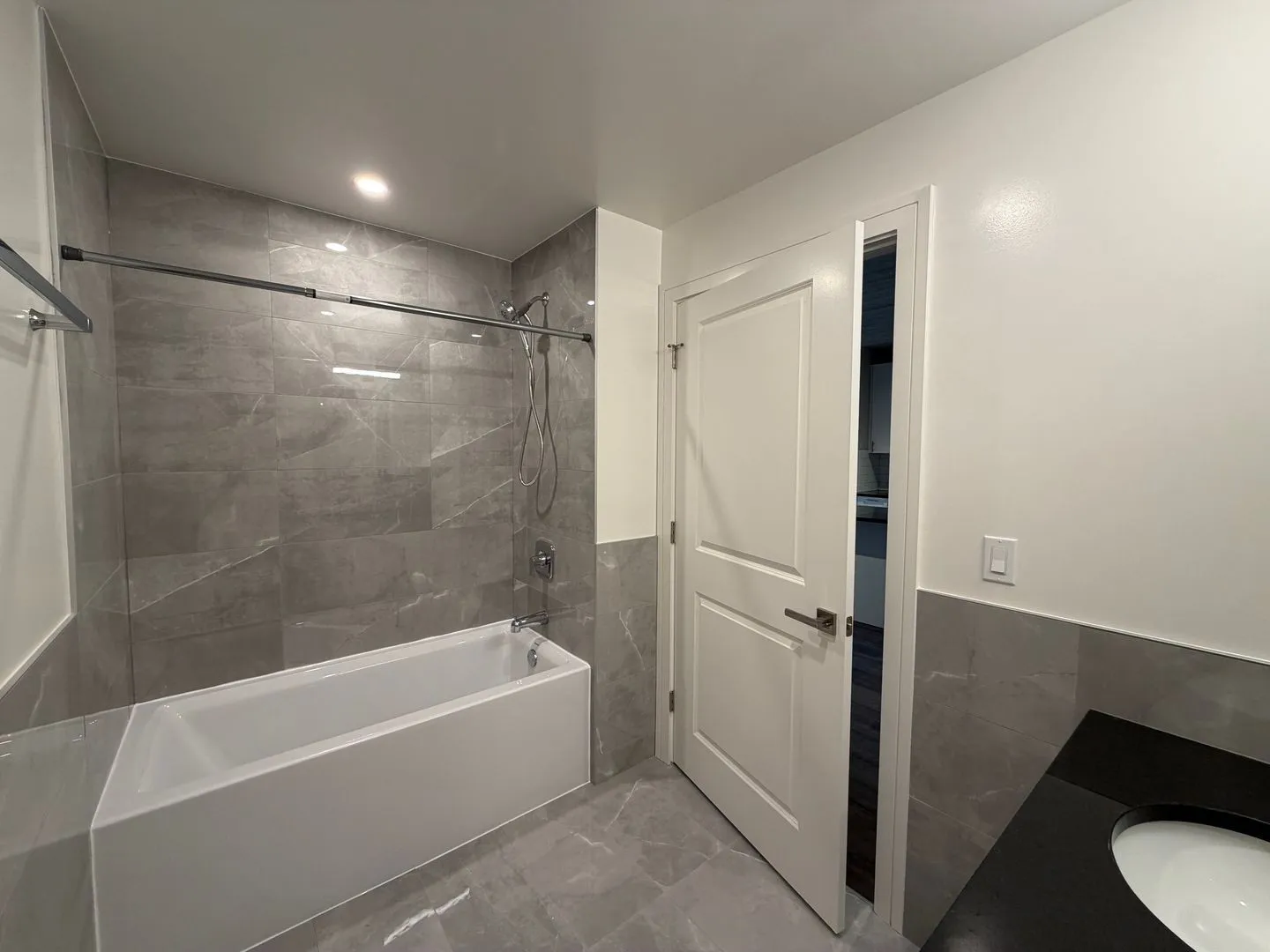 952 W Carmen Ave, ,  60640, USA 60640-unit#952-504-Chicago-IL