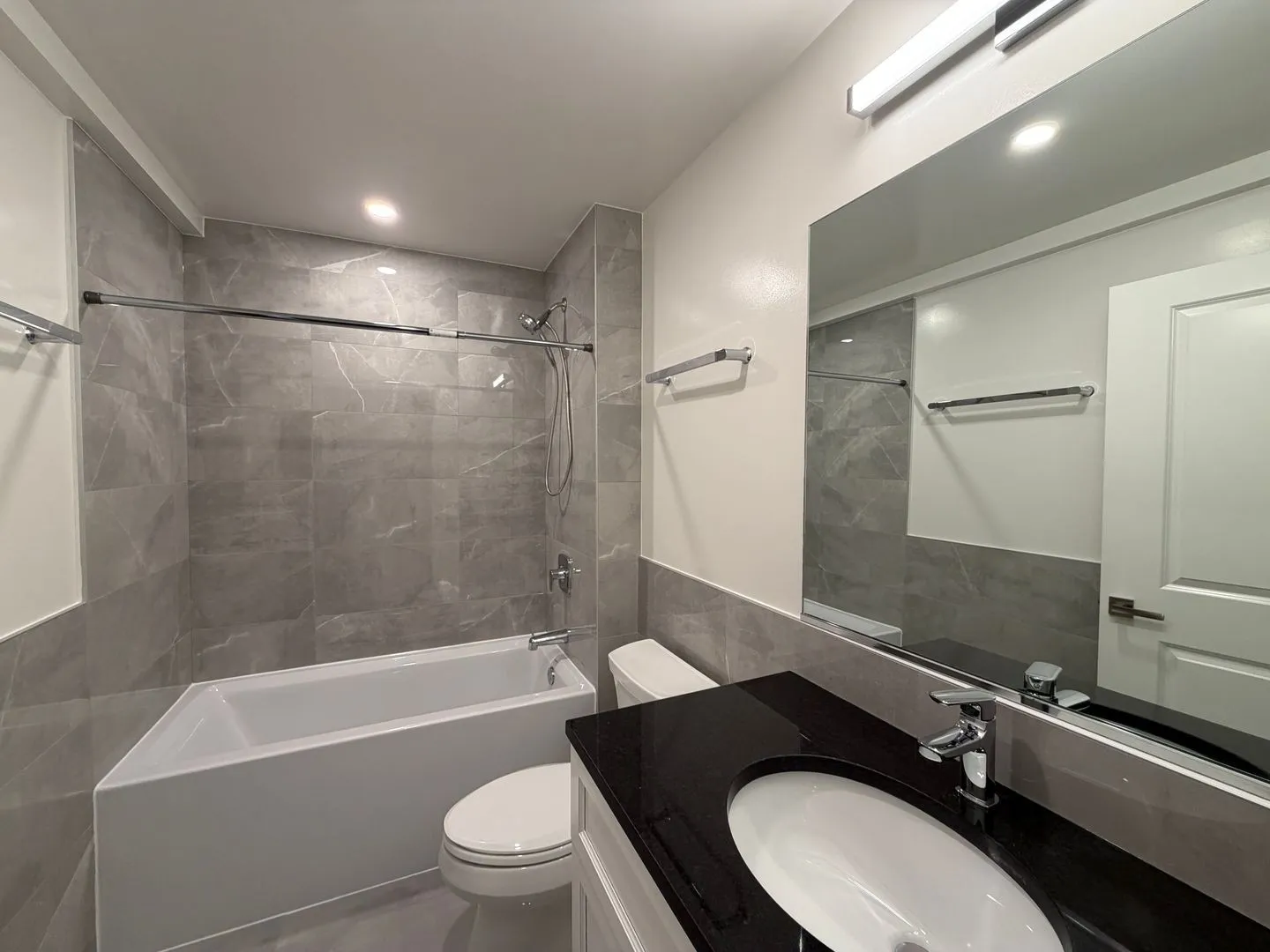 952 W Carmen Ave, ,  60640, USA 60640-unit#952-402-Chicago-IL