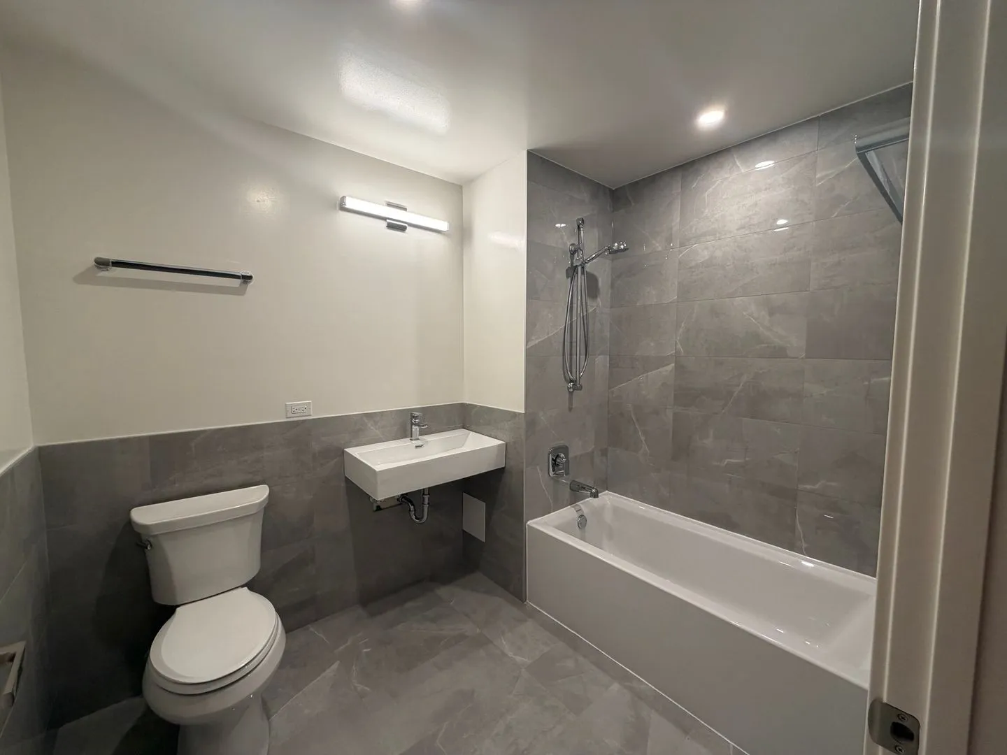 952 W Carmen Ave, ,  60640, USA 60640-unit#952-205-Chicago-IL