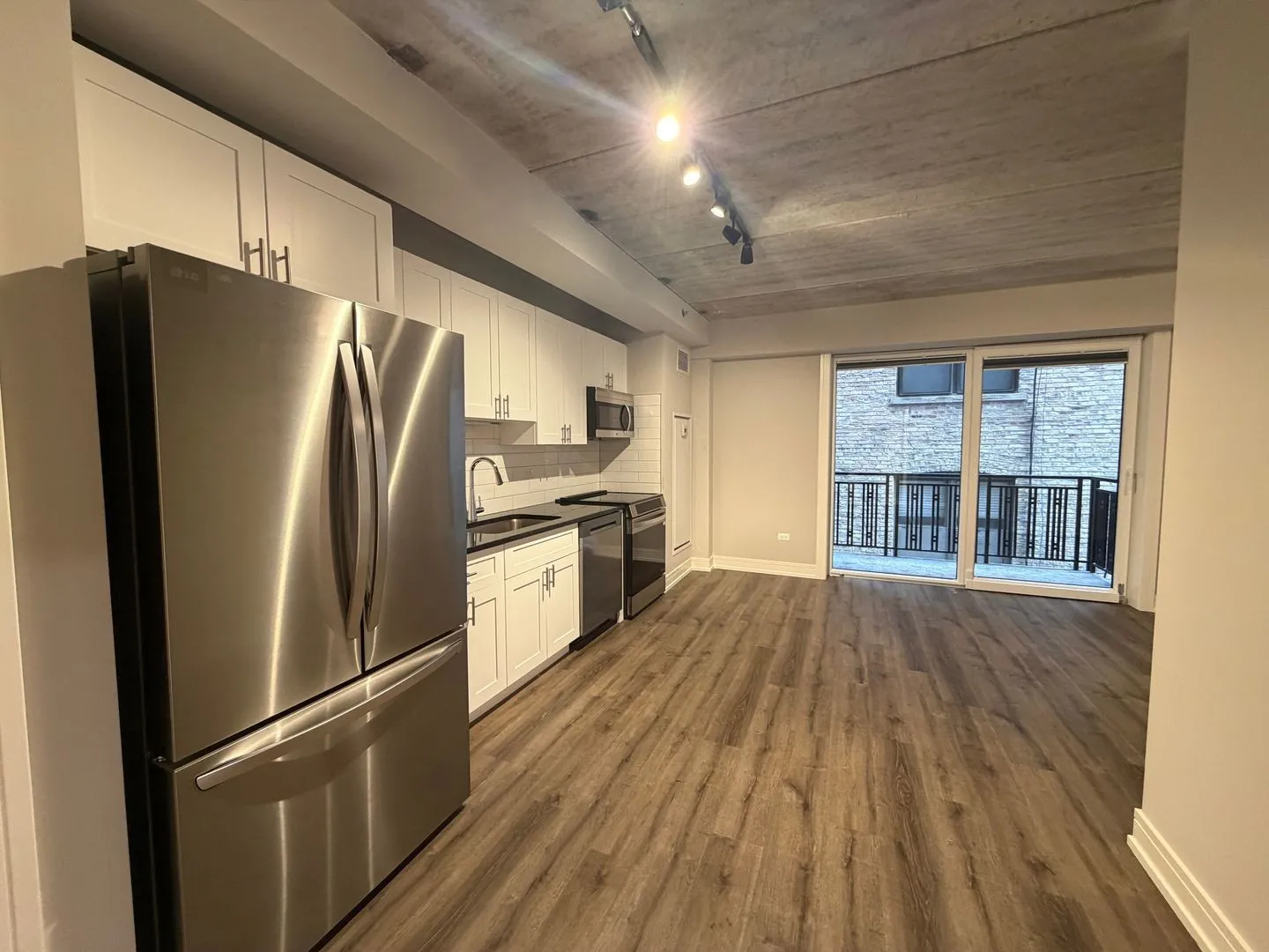 952 W Carmen Ave, ,  60640, USA 60640-unit#952-206-Chicago-IL