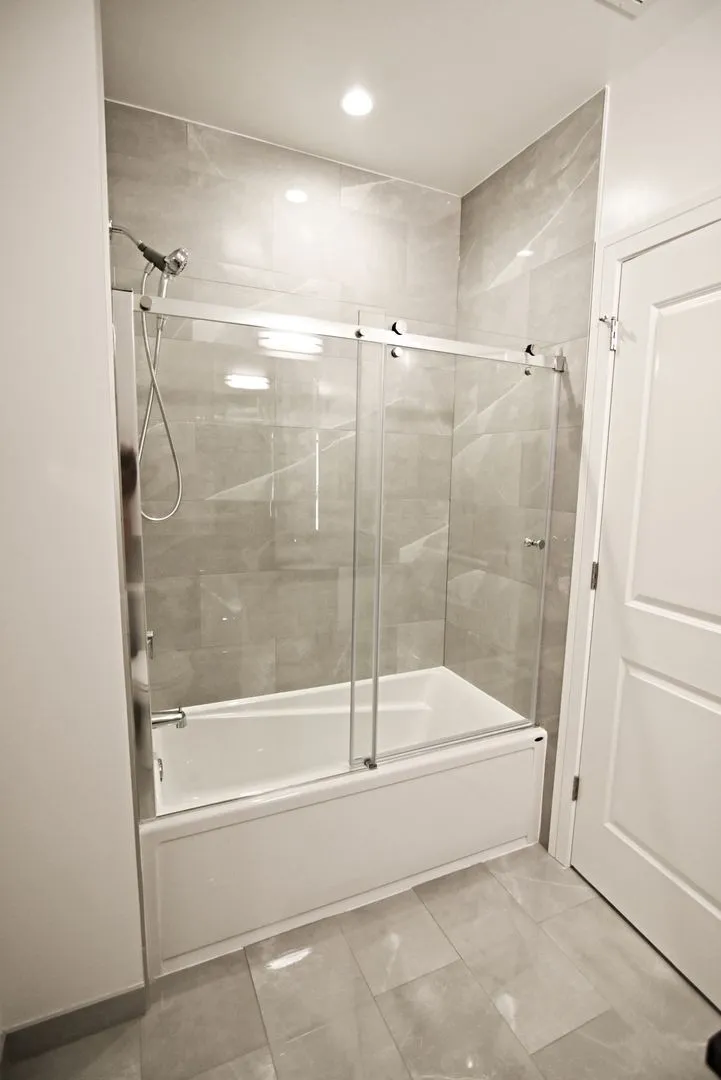 927 W Irving Park Rd, , 60613, USA 60613-unit#927-303-Chicago-IL