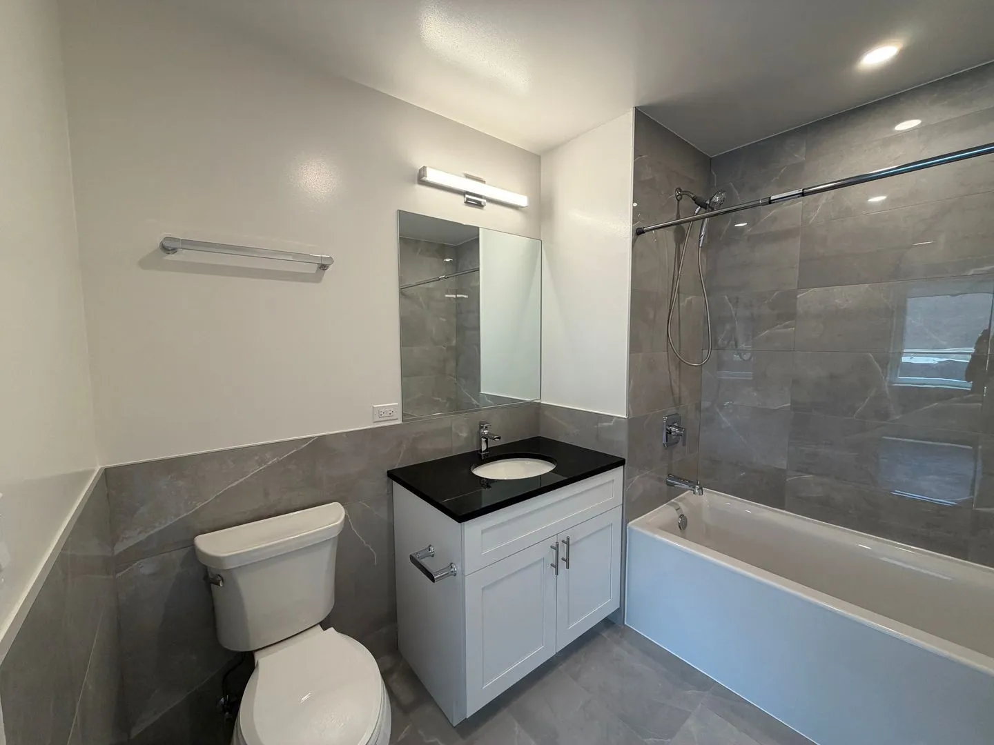 952 W Carmen Ave, , 60640, USA 60640-unit#305-Chicago-IL