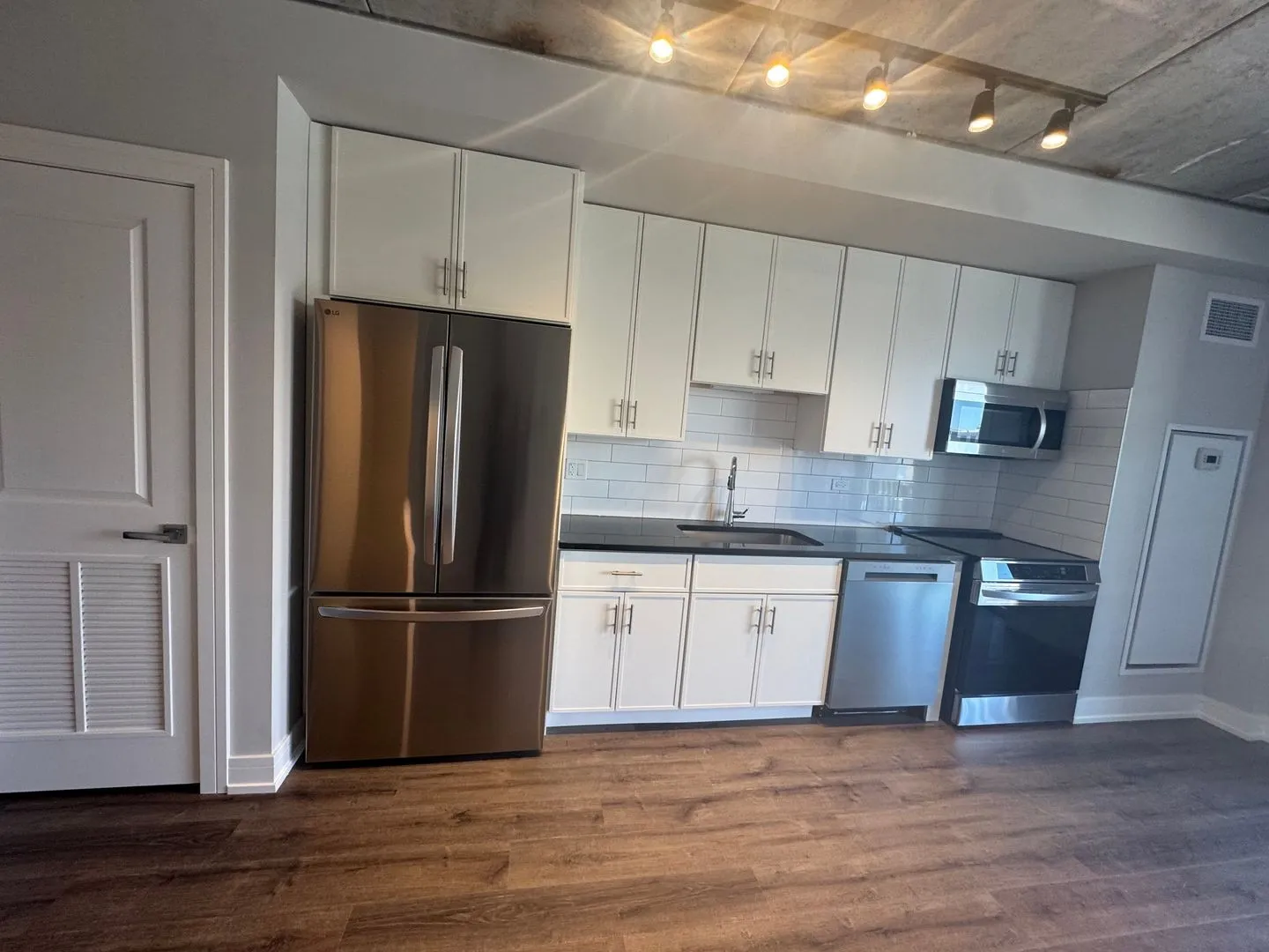 952 W Carmen Ave, ,  60640, USA 60640-unit#952-806-Chicago-IL
