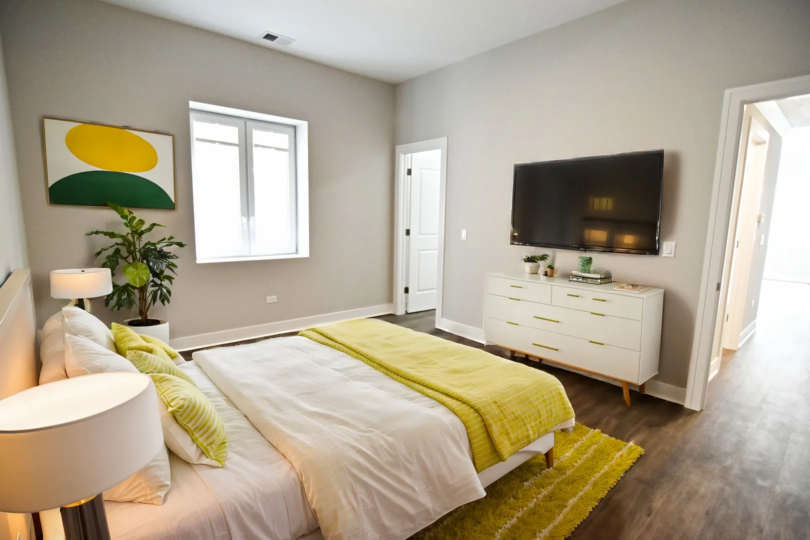 927 W Irving Park Rd, ,  60613, USA 60613-unit#927-202-Chicago-IL