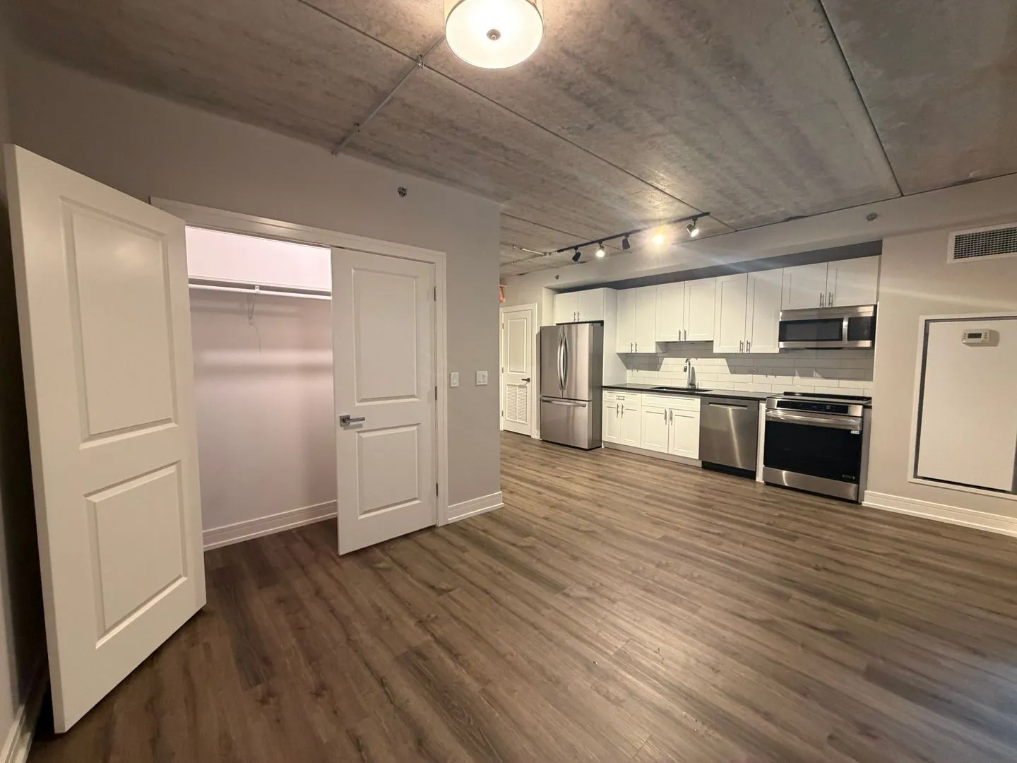 952 W Carmen Ave, , 60640, USA 60640-unit#952-206-Chicago-IL