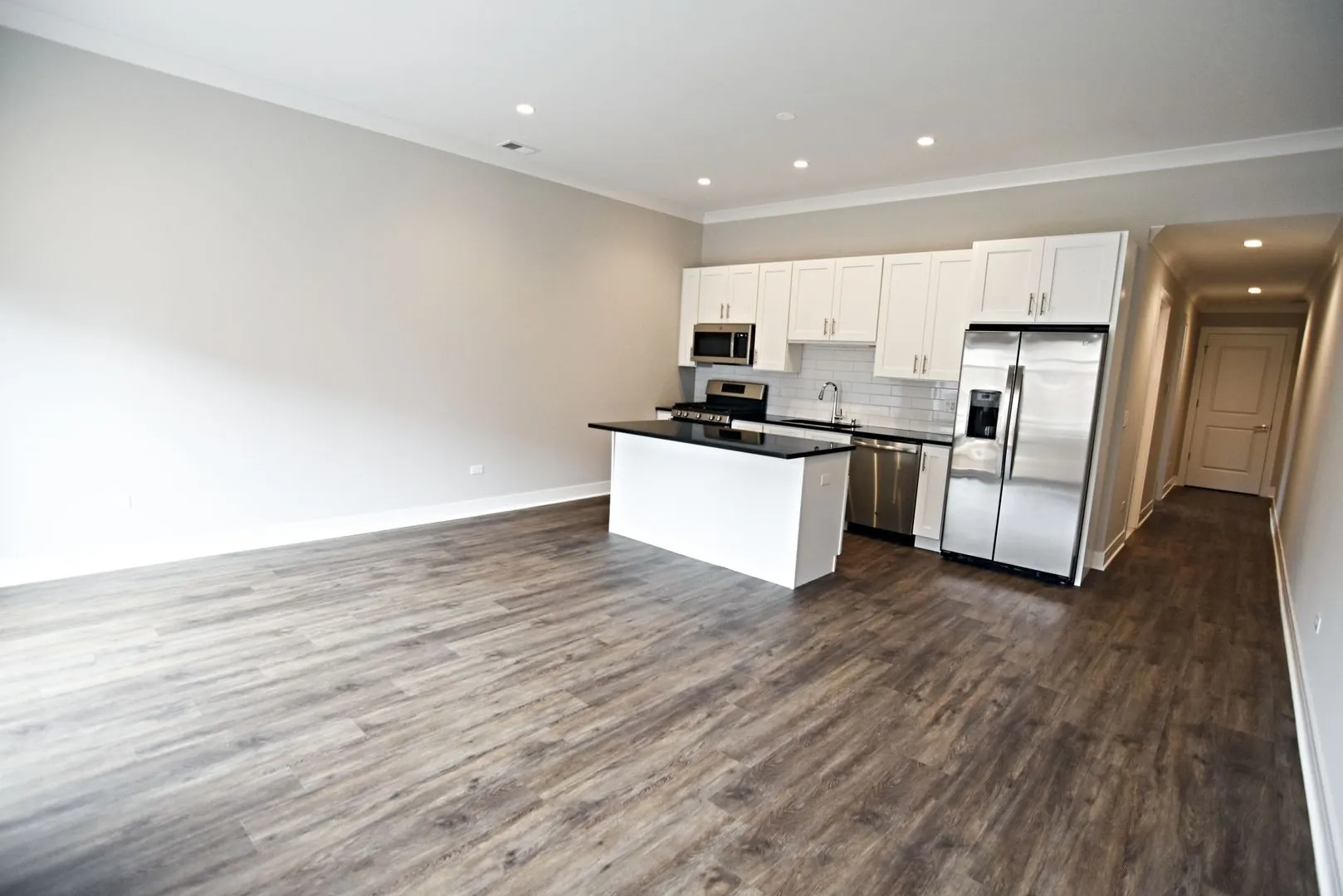 927 W Irving Park Rd, , 60613, USA 60613-unit#927-304-Chicago-IL