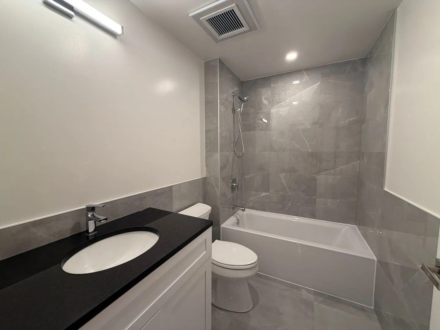 952 W Carmen Ave, ,  60640, USA 60640-unit#952-211-Chicago-IL