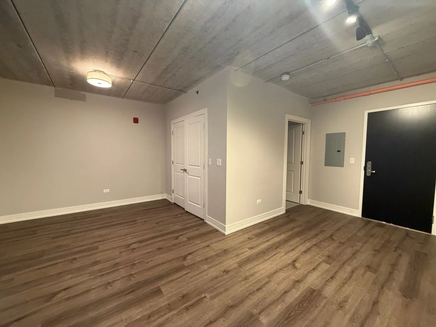 952 W Carmen Ave, ,  60640, USA 60640-unit#952-206-Chicago-IL