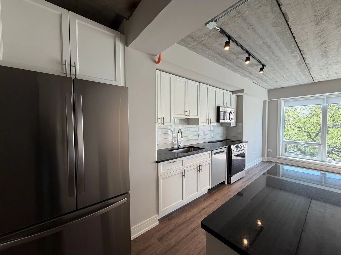 952 W Carmen Ave, ,  60640, USA 60640-unit#952-402-Chicago-IL
