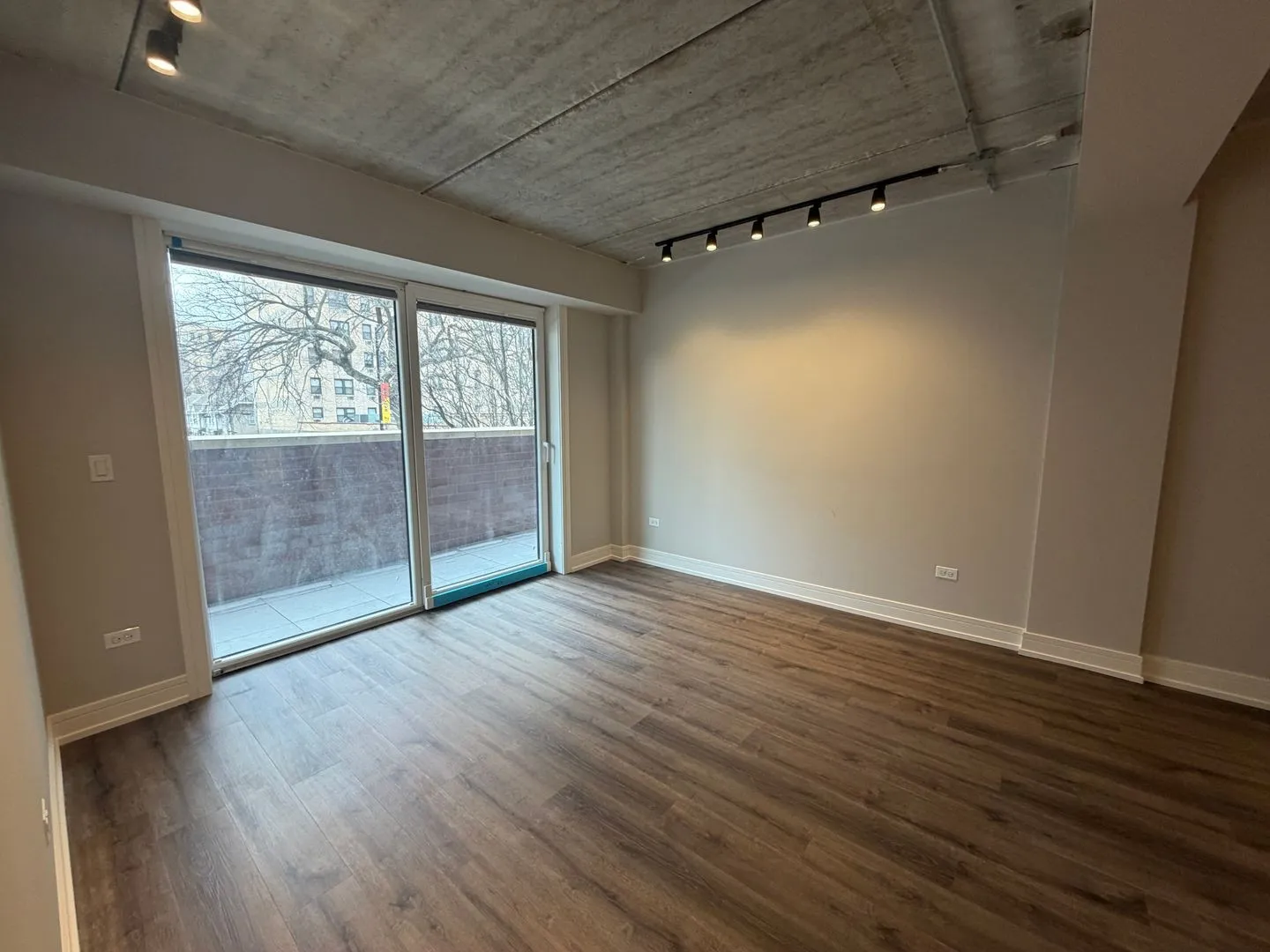 952 W Carmen Ave, ,  60640, USA 60640-unit#952-304-Chicago-IL