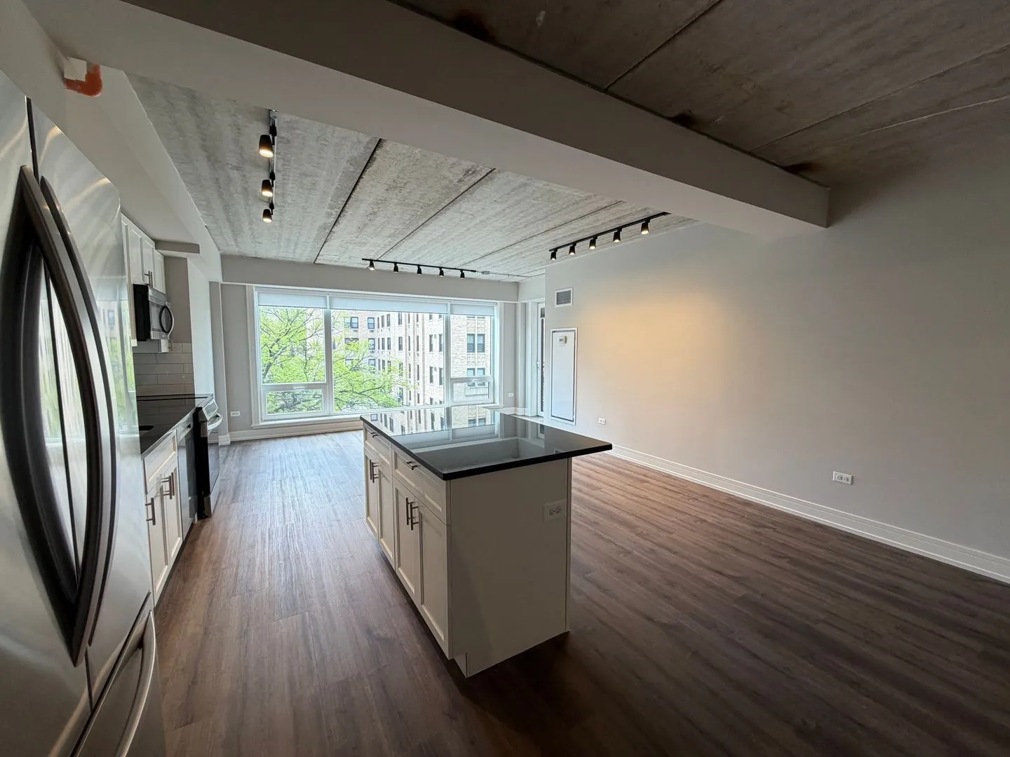 952 W Carmen Ave, ,  60640, USA 60640-unit#952-402-Chicago-IL