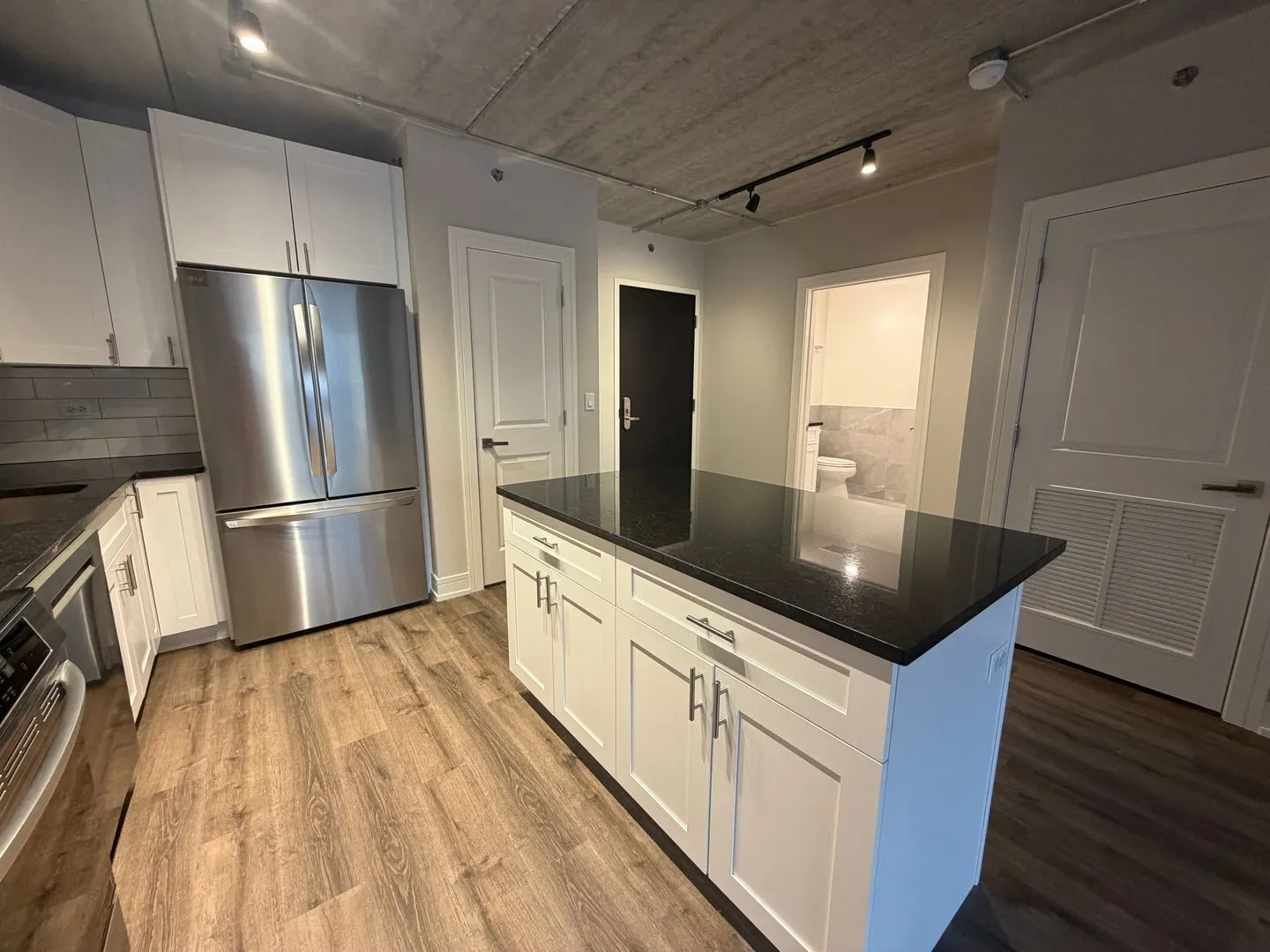 952 W Carmen Ave, ,  60640, USA 60640-unit#952-304-Chicago-IL