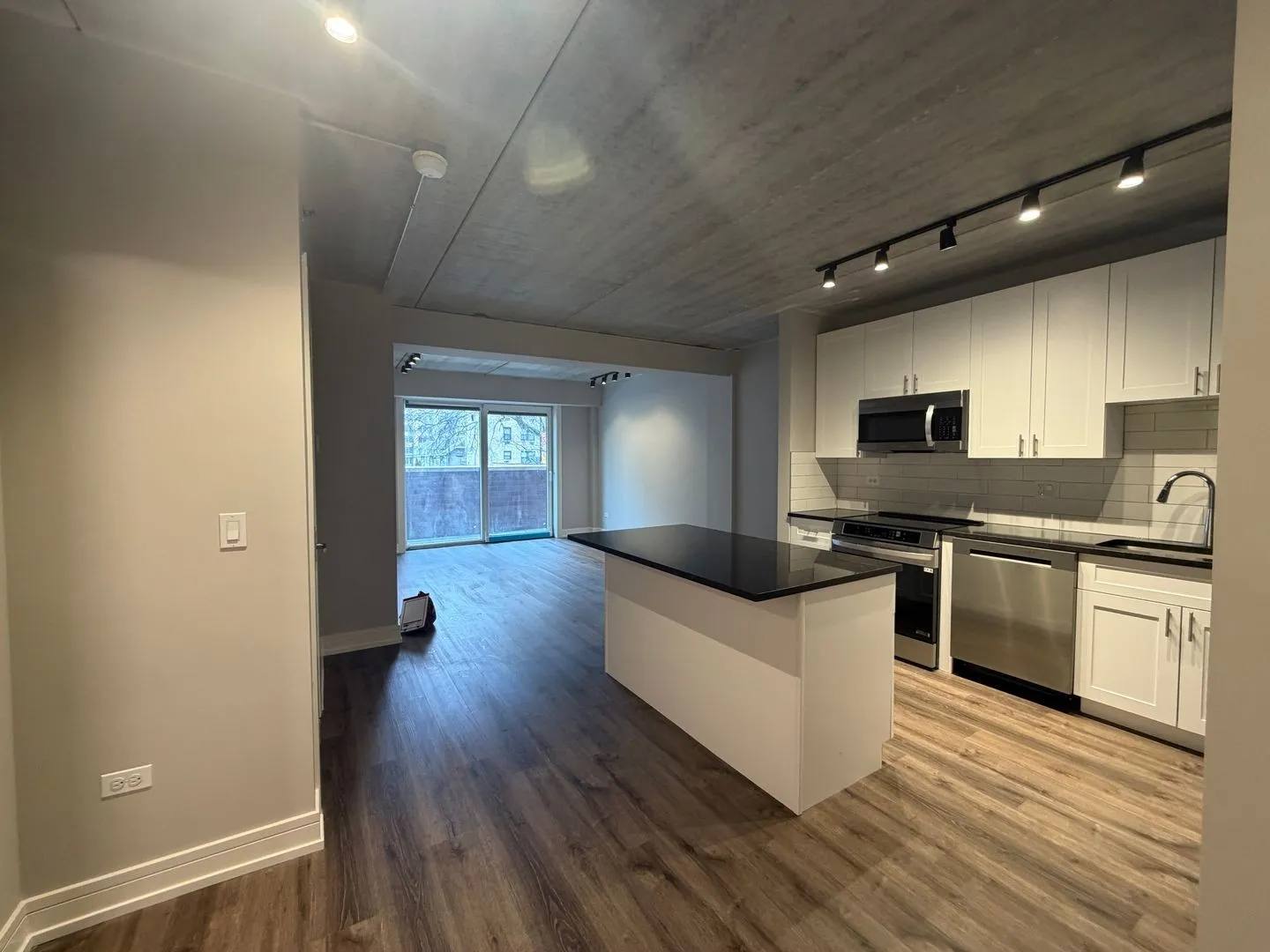 952 W Carmen Ave, ,  60640, USA 60640-unit#952-304-Chicago-IL