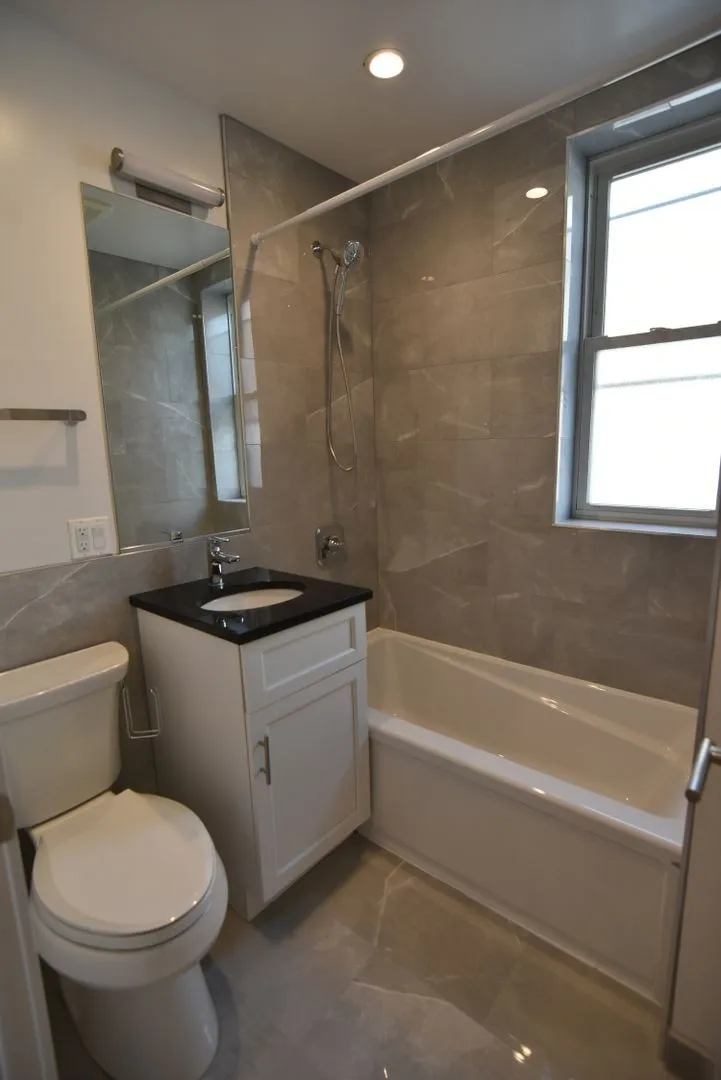 3230 N Clark St, ,  60657, USA 60657-unit#3232-3R-Chicago-IL
