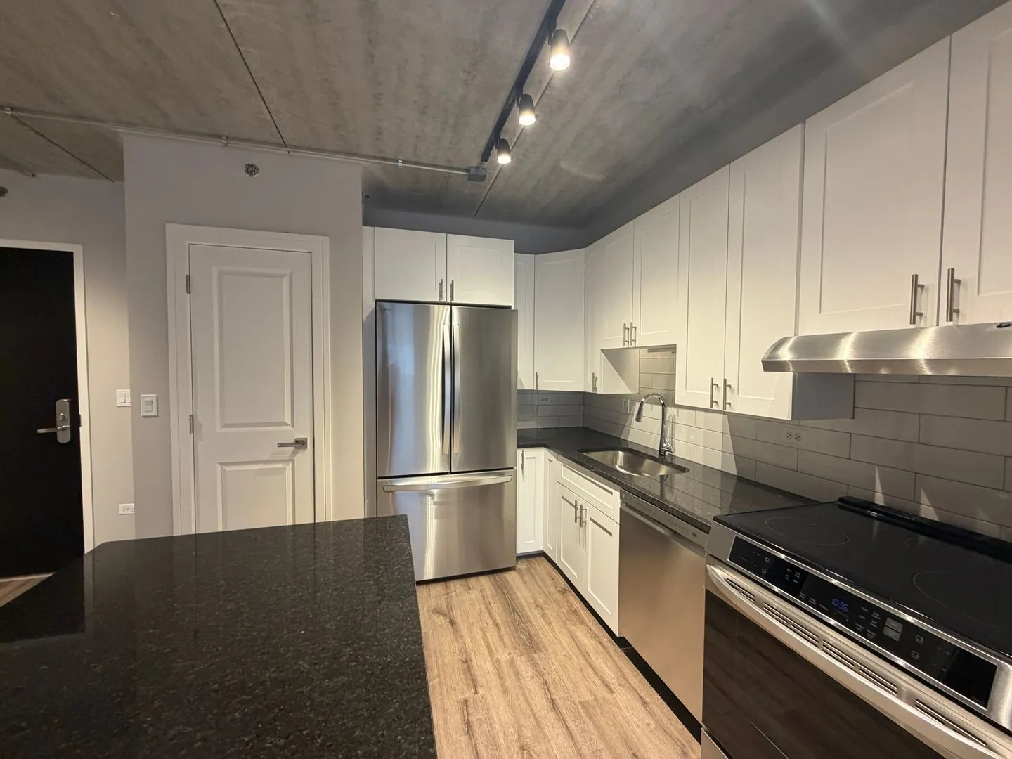 952 W Carmen Ave, ,  60640, USA 60640-unit#952-203-Chicago-IL