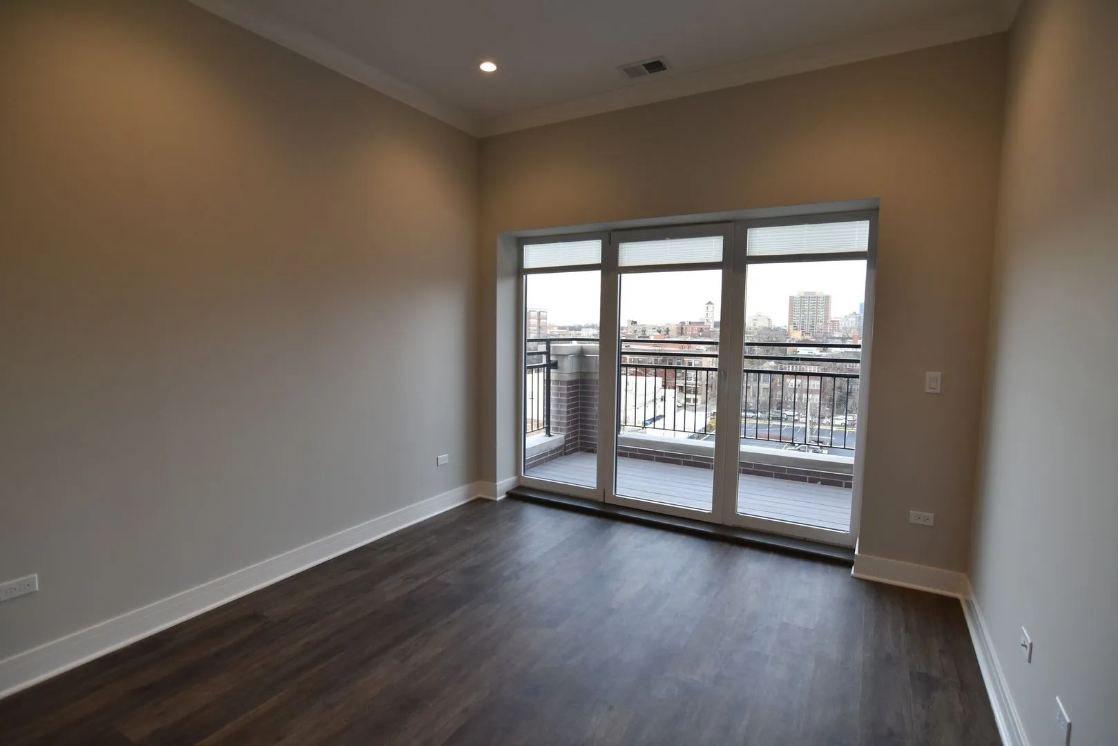 927 W Irving Park Rd, ,  60613, USA 60613-unit#927-205-Chicago-IL