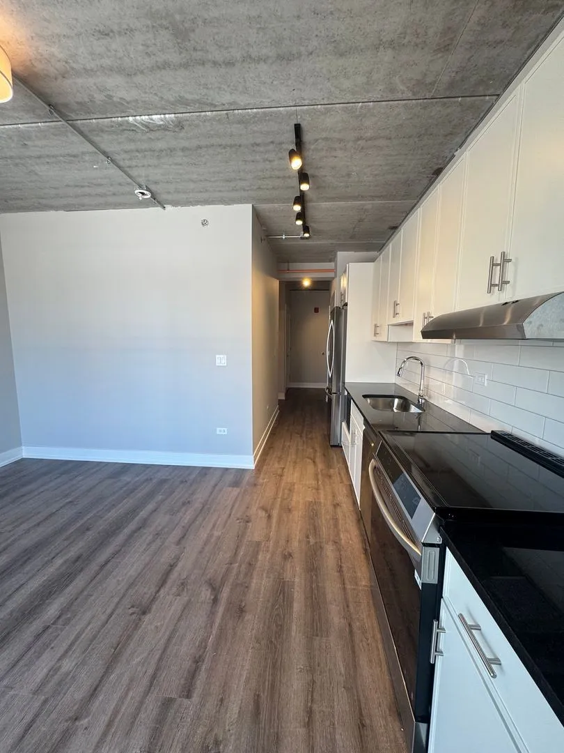 952 W Carmen Ave, ,  60640, USA 60640-unit#801-Chicago-IL