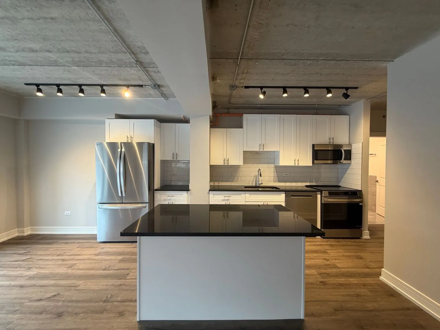 952 W Carmen Ave, , 60640, USA 60640-unit#952-307-Chicago-IL