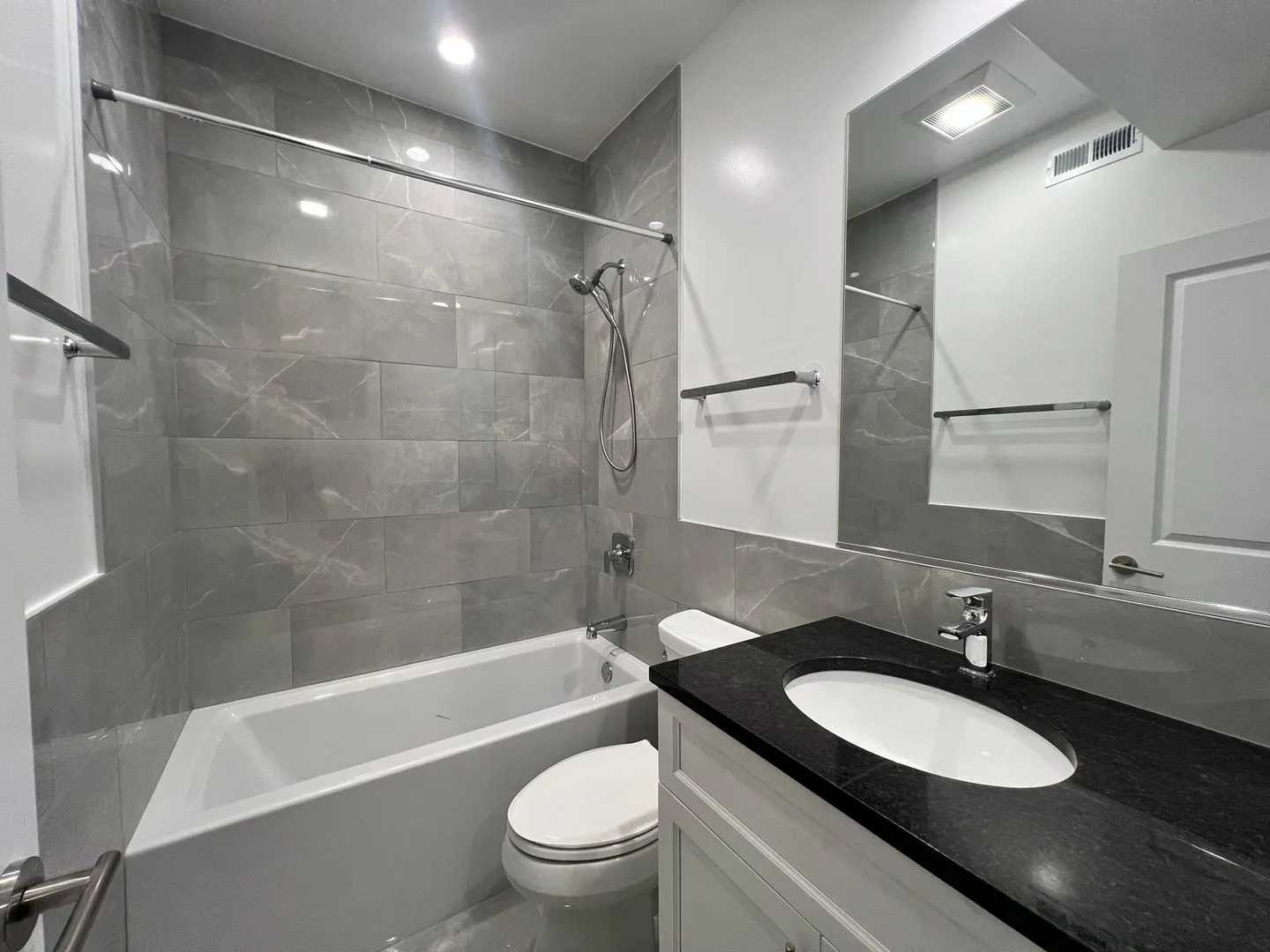 700 W Grace St, ,  60613, USA 60613-unit#708-GDN-Chicago-IL