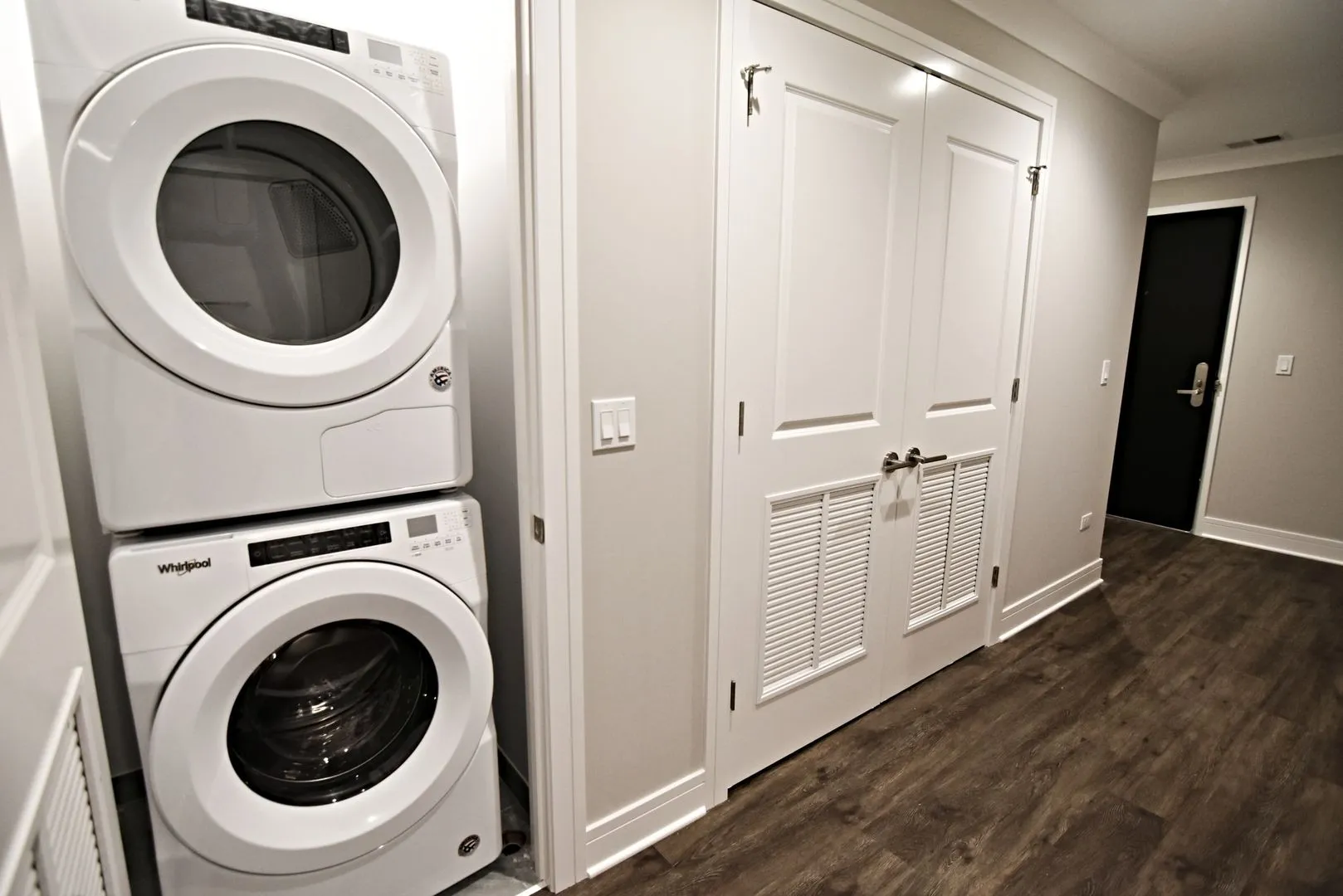 927 W Irving Park Rd, ,  60613, USA 60613-unit#927-202-Chicago-IL