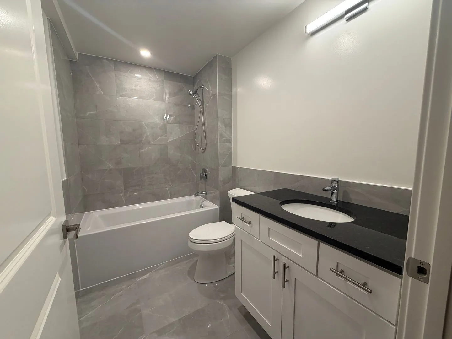 952 W Carmen Ave, ,  60640, USA 60640-unit#952-202-Chicago-IL