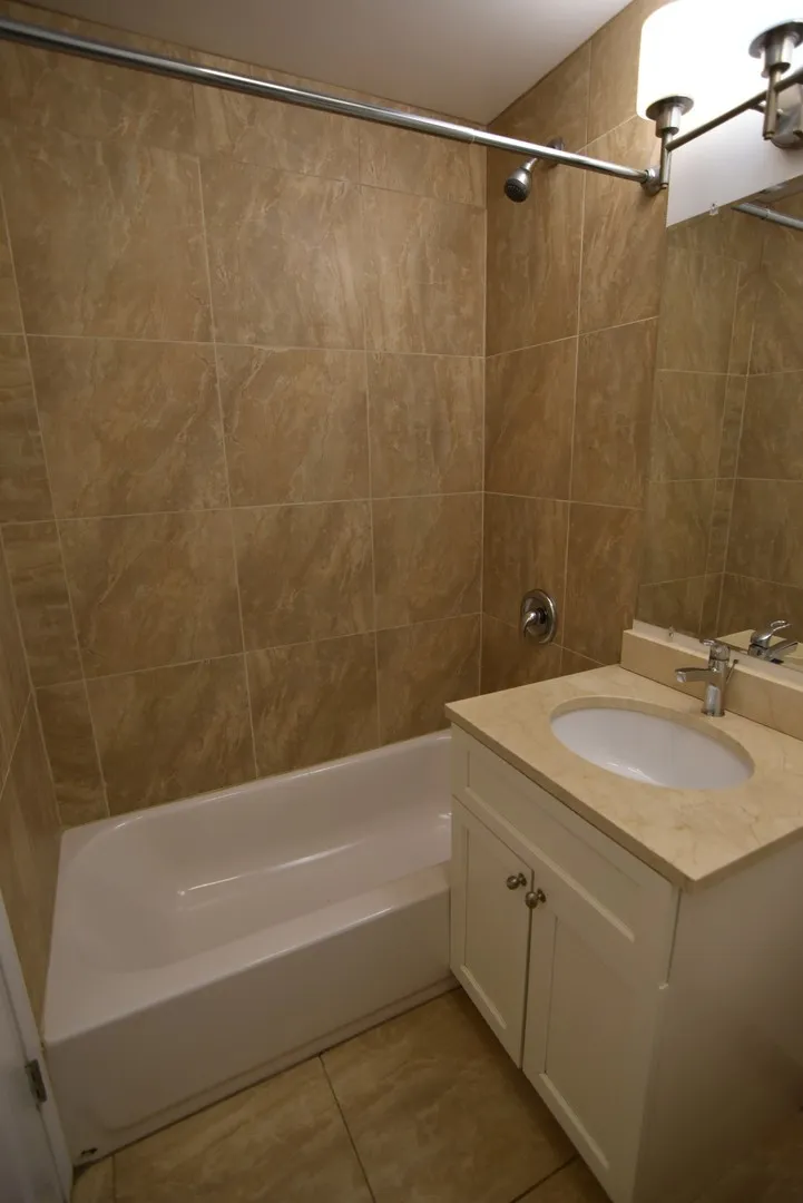 712 W Grace St, ,  60613, USA 60613-unit#GR 712-BN-Chicago-IL