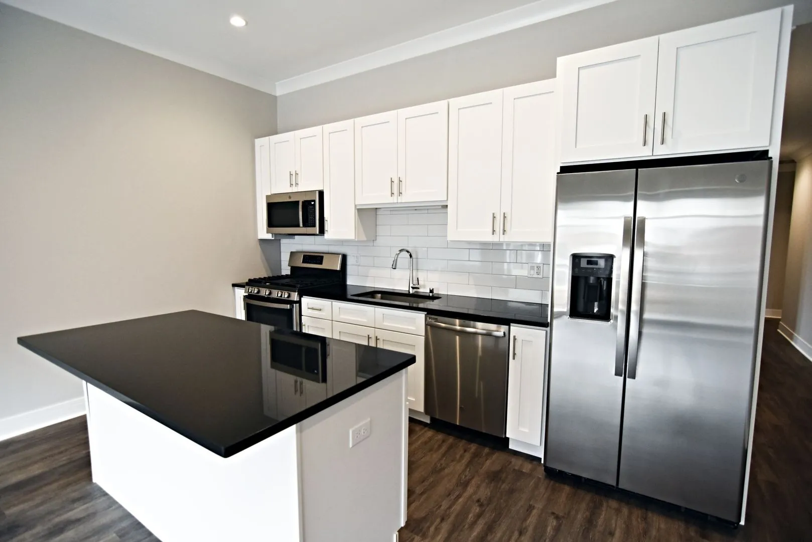 927 W Irving Park Rd, , 60613, USA 60613-unit#927-304-Chicago-IL