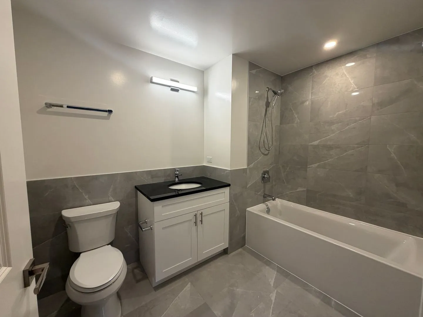 952 W Carmen Ave, ,  60640, USA 60640-unit#952-202-Chicago-IL