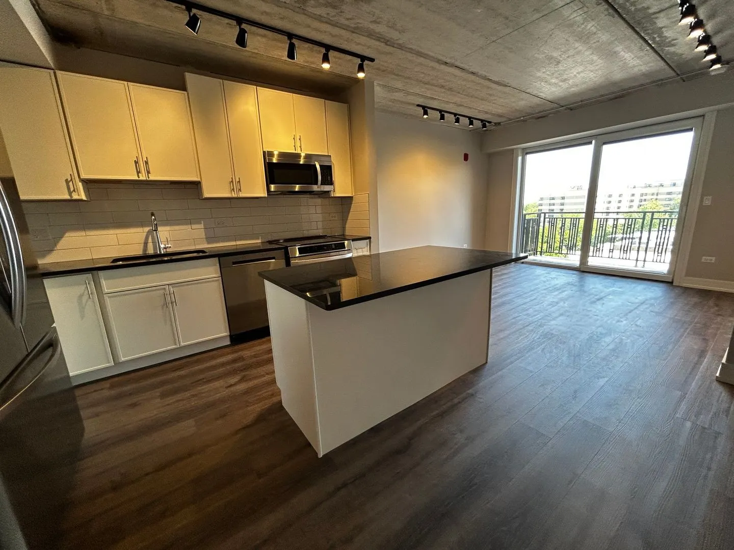 952 W Carmen Ave, , 60640, USA 60640-unit#709-Chicago-IL