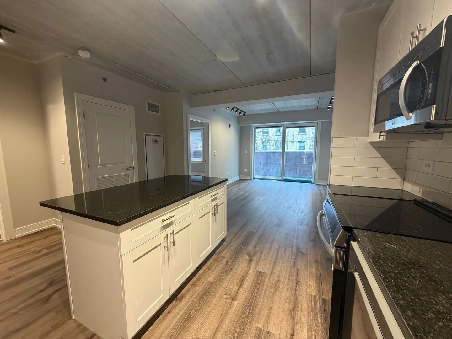 952 W Carmen Ave, , 60640, USA 60640-unit#952-304-Chicago-IL