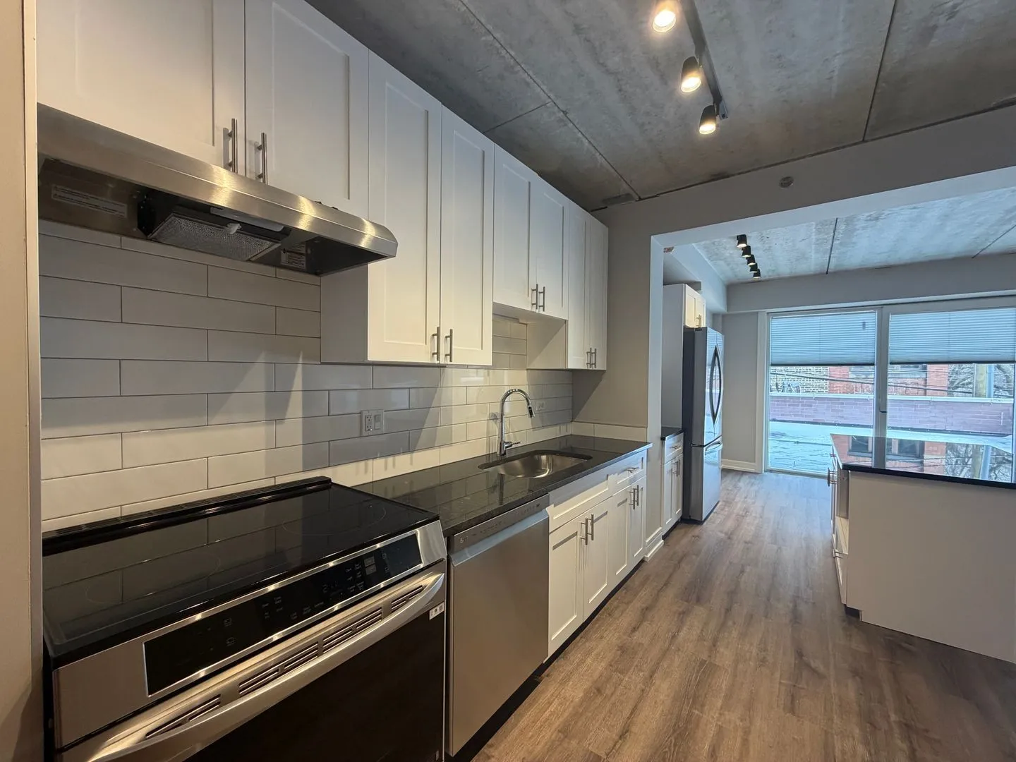 952 W Carmen Ave, ,  60640, USA 60640-unit#952-210-Chicago-IL