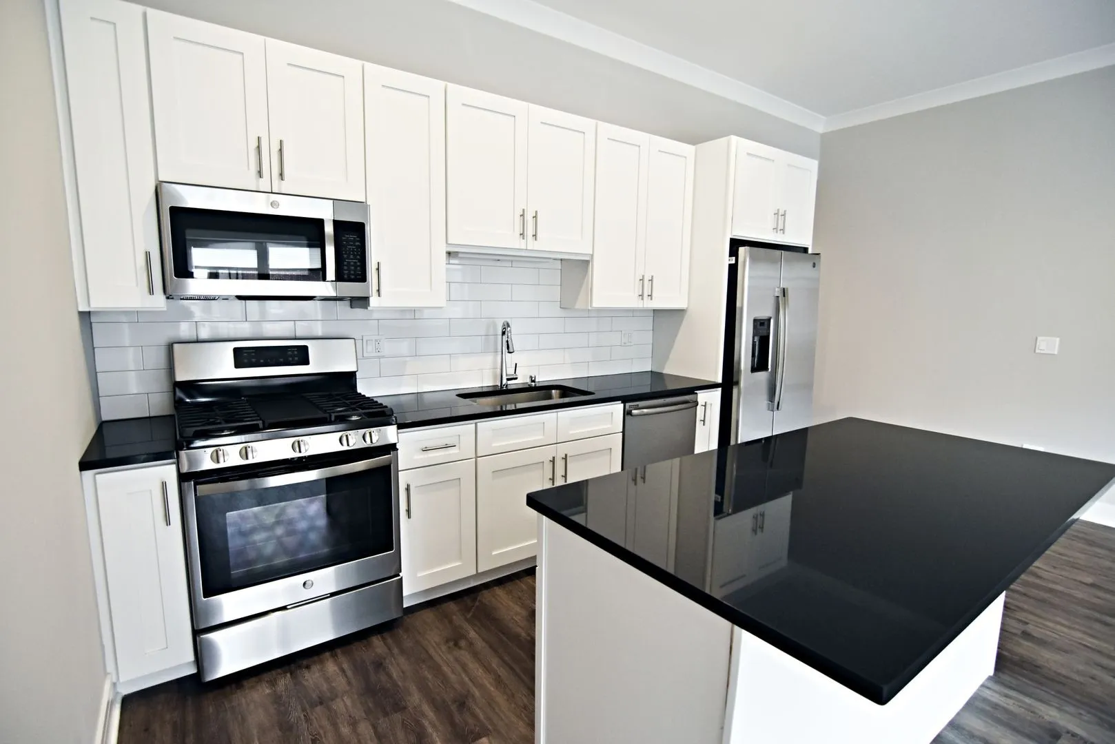 927 W Irving Park Rd, , 60613, USA 60613-unit#927-304-Chicago-IL