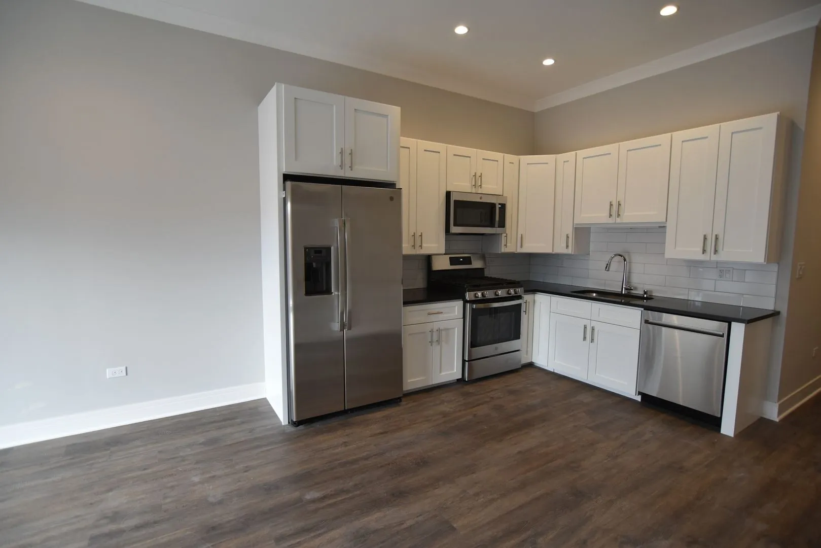 927 W Irving Park Rd, ,  60613, USA 60613-unit#927-503-Chicago-IL