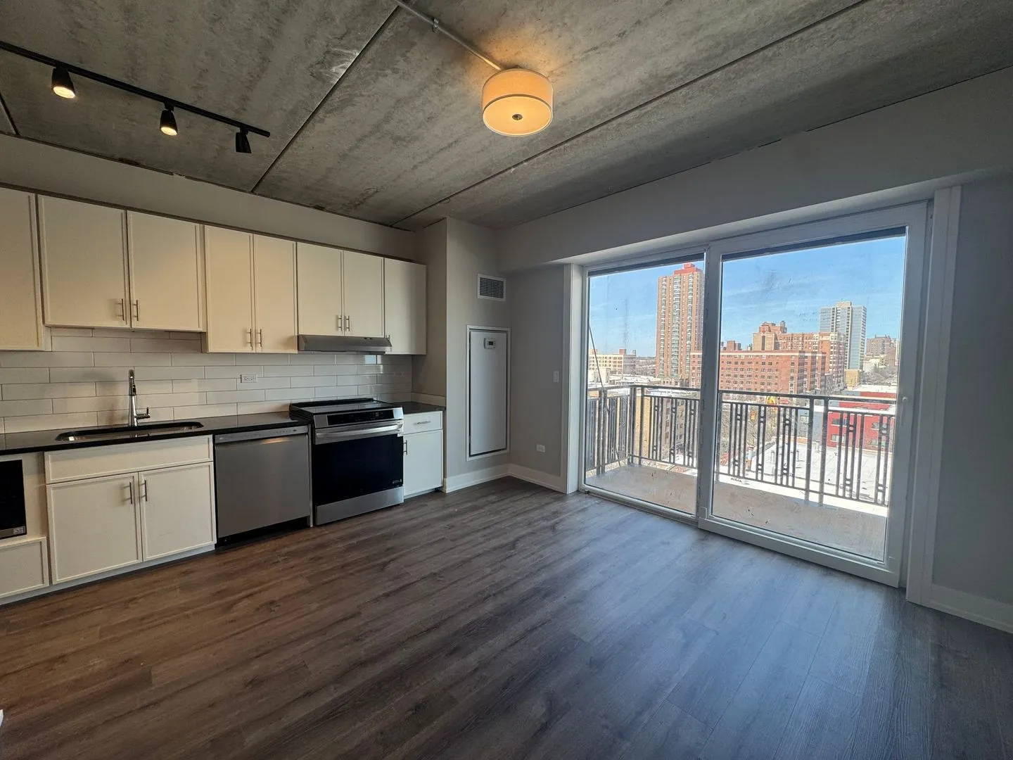 952 W Carmen Ave, , 60640, USA 60640-unit#801-Chicago-IL
