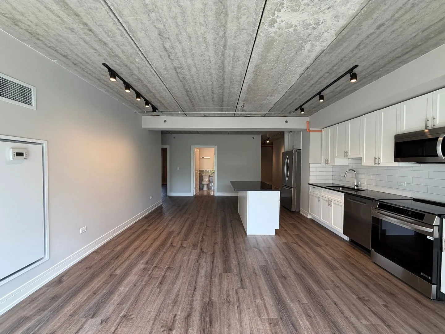 952 W Carmen Ave, ,  60640, USA 60640-unit#952-402-Chicago-IL