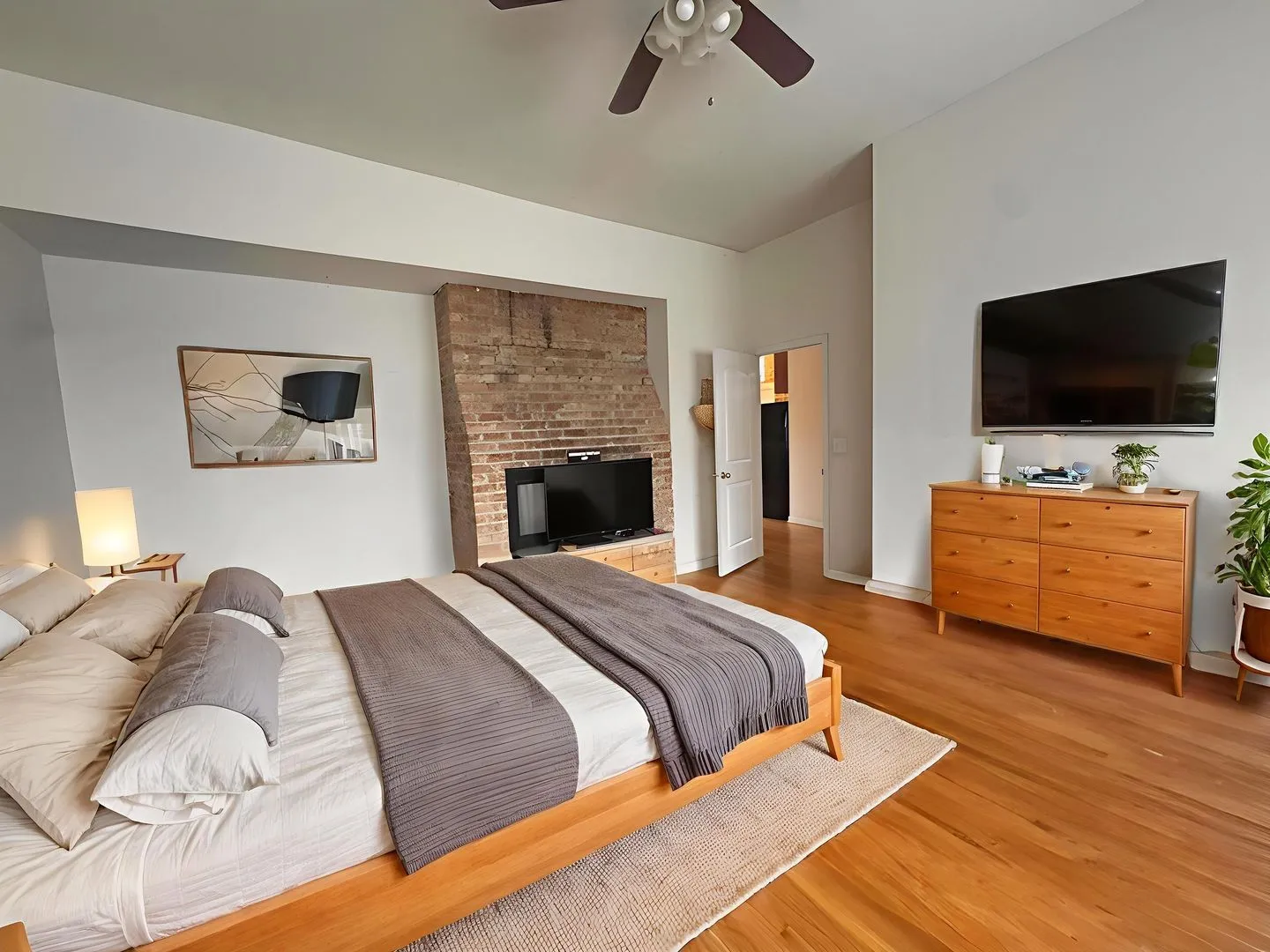 916 W Belmont Ave, ,  60657, USA 60657-unit#916-2S-Chicago-IL