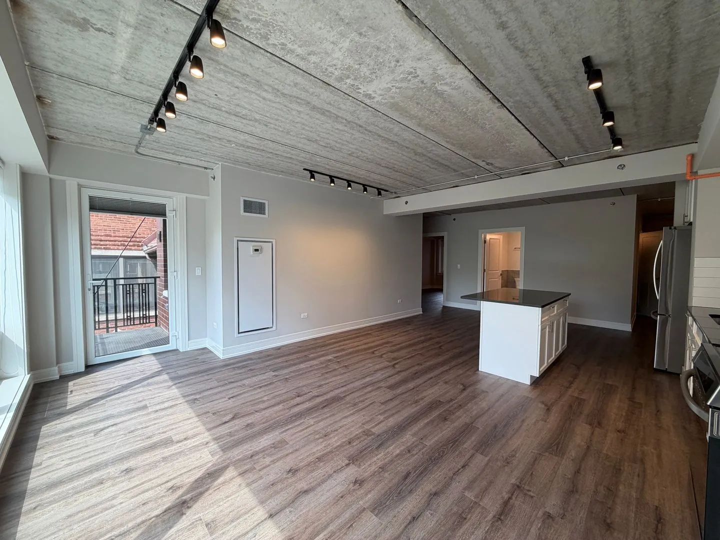 952 W Carmen Ave, ,  60640, USA 60640-unit#952-402-Chicago-IL