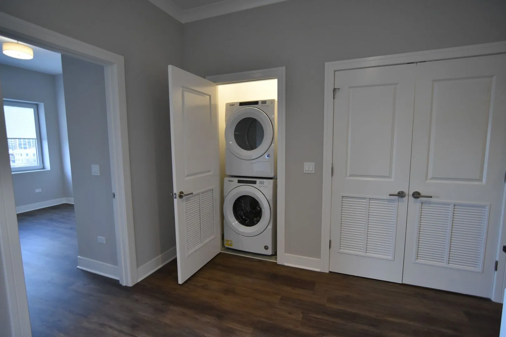 927 W Irving Park Rd, ,  60613, USA 60613-unit#927-205-Chicago-IL