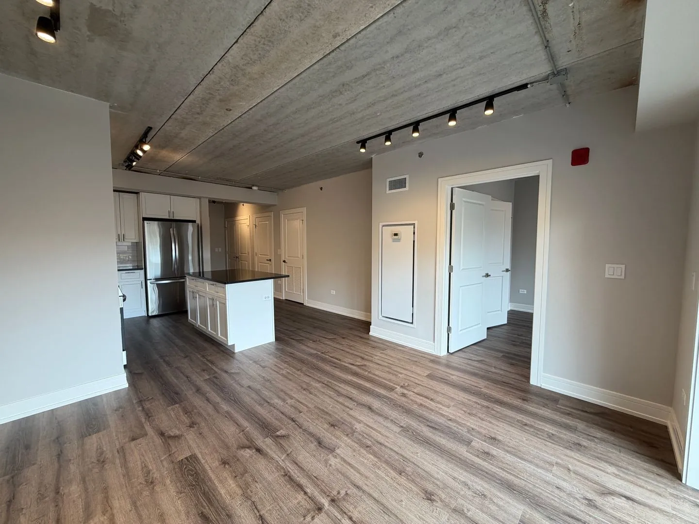 952 W Carmen Ave, ,  60640, USA 60640-unit#408-Chicago-IL